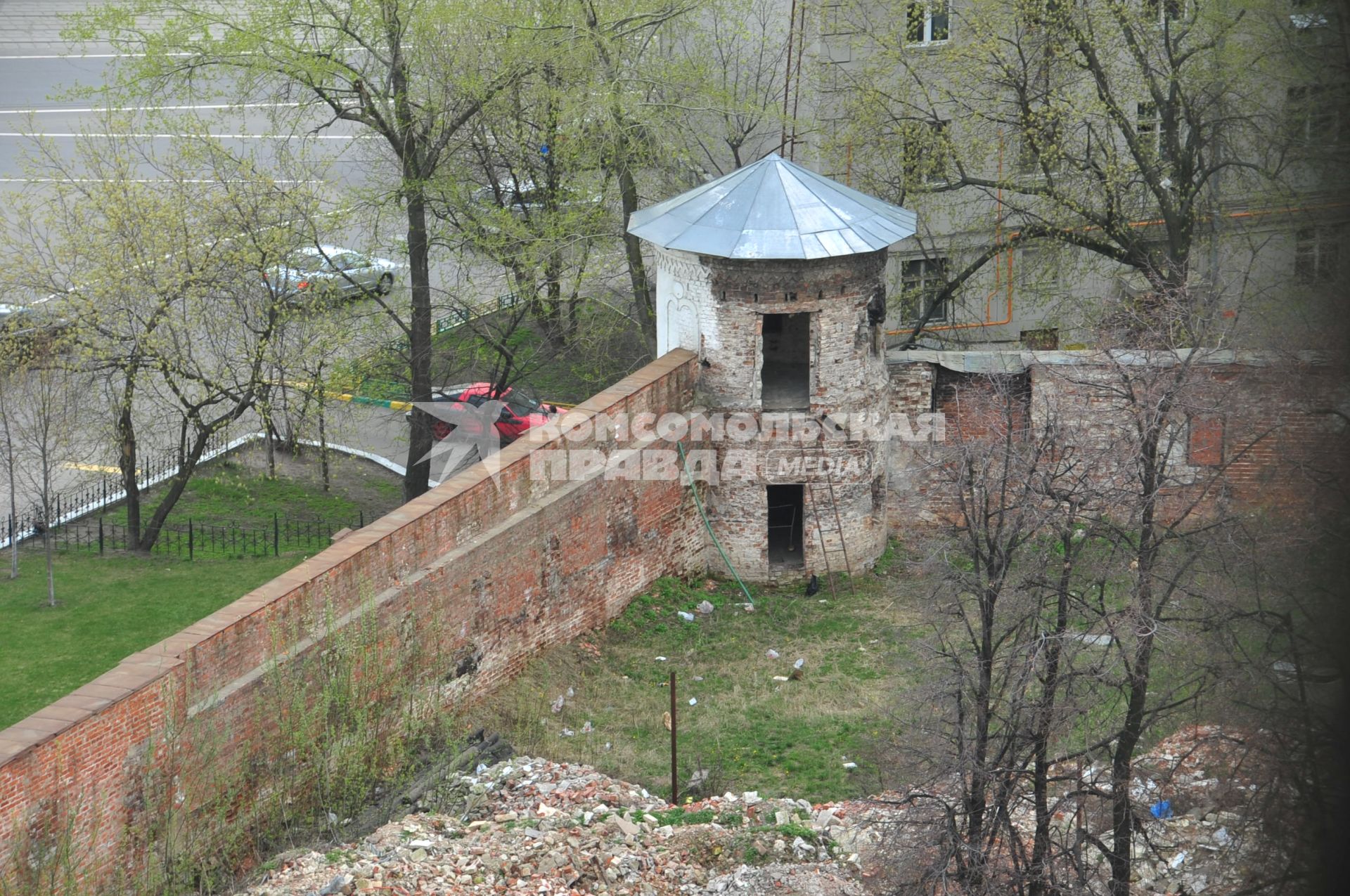 Новоспасский ставропигиальный мужской монастырь. На снимке: монастырская стена.