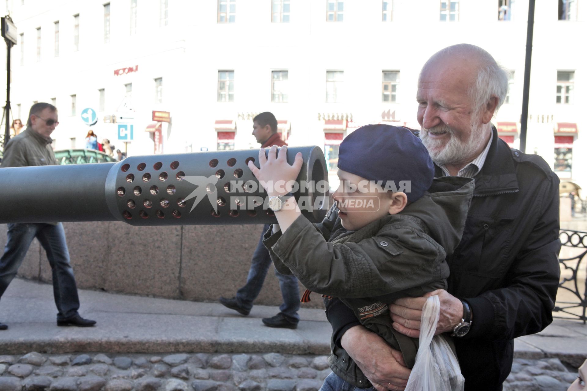 парад победы в спб
09.05.2012