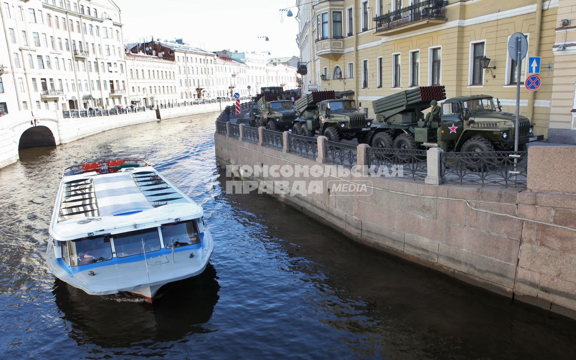 парад победы в спб
09.05.2012