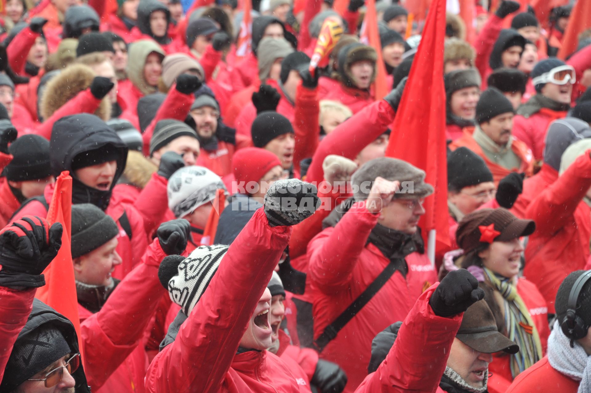 Митинг на ВВЦ организованный Сергеем Кургиняном и движением `Суть времени`. На снимке: участники митинга.