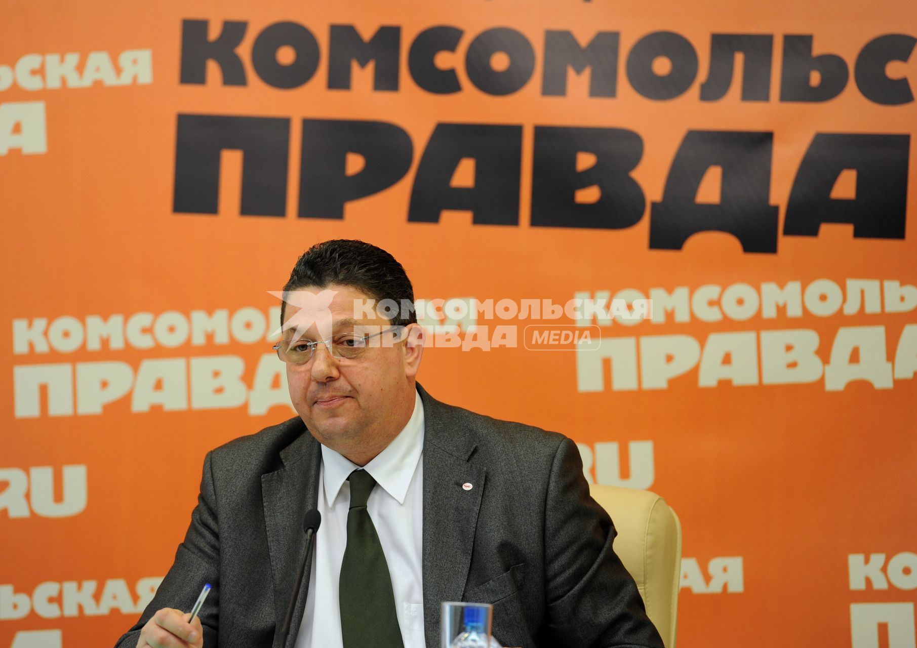 Пресс-центр ИД `Комсомольская правда`. Вице-президент ОАО `РЖД`, генеральный директор ОАО `ФПК` Михаил Акулов.