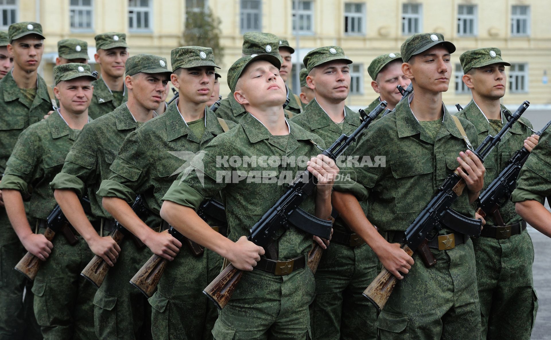 20 мая 2012, Волгоград. Принятие воинской присяги в 20-й Гвардейской мотострелковой бригаде.