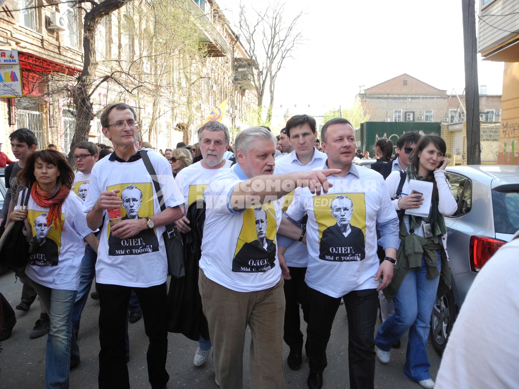 Голодовка в Астрахани, организованная бывшим кандидатом в мэры г. Астрахань Олегом Шеиным и группой его сторонников против результатов выборов мэра Астрахани и по их заявлениям сфальсифицированных. На снимке: председатель партии `Справедливая Россия` Николай Левичев (слева) и руководитель фракции `Справедливая Россия` Сергей Миронов (в центре).