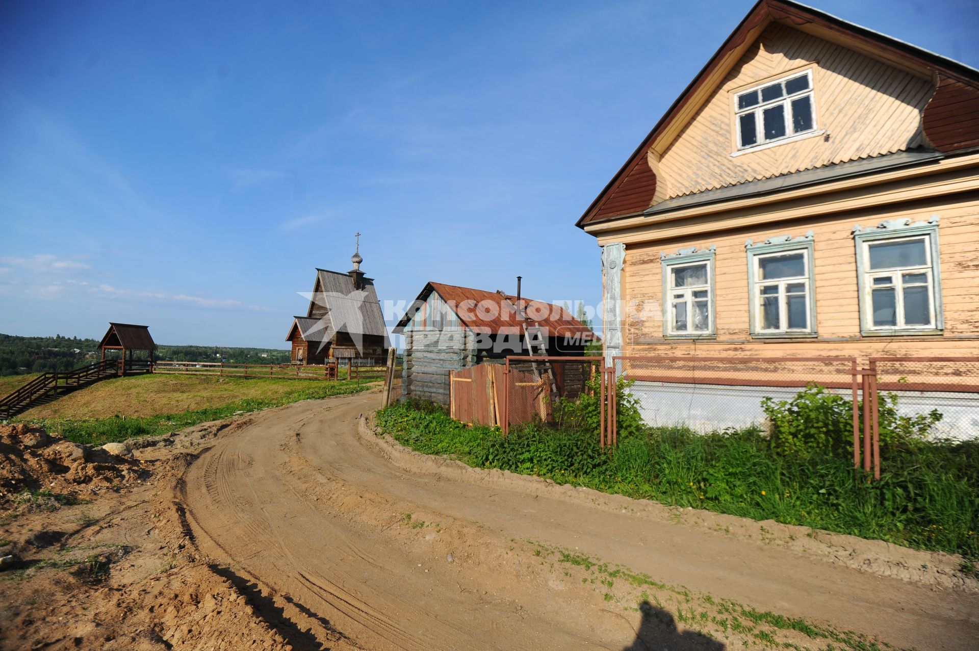 Плес. Жилой дом у церкви Воскресения (деревянная) из села Билюково, 1700 года.