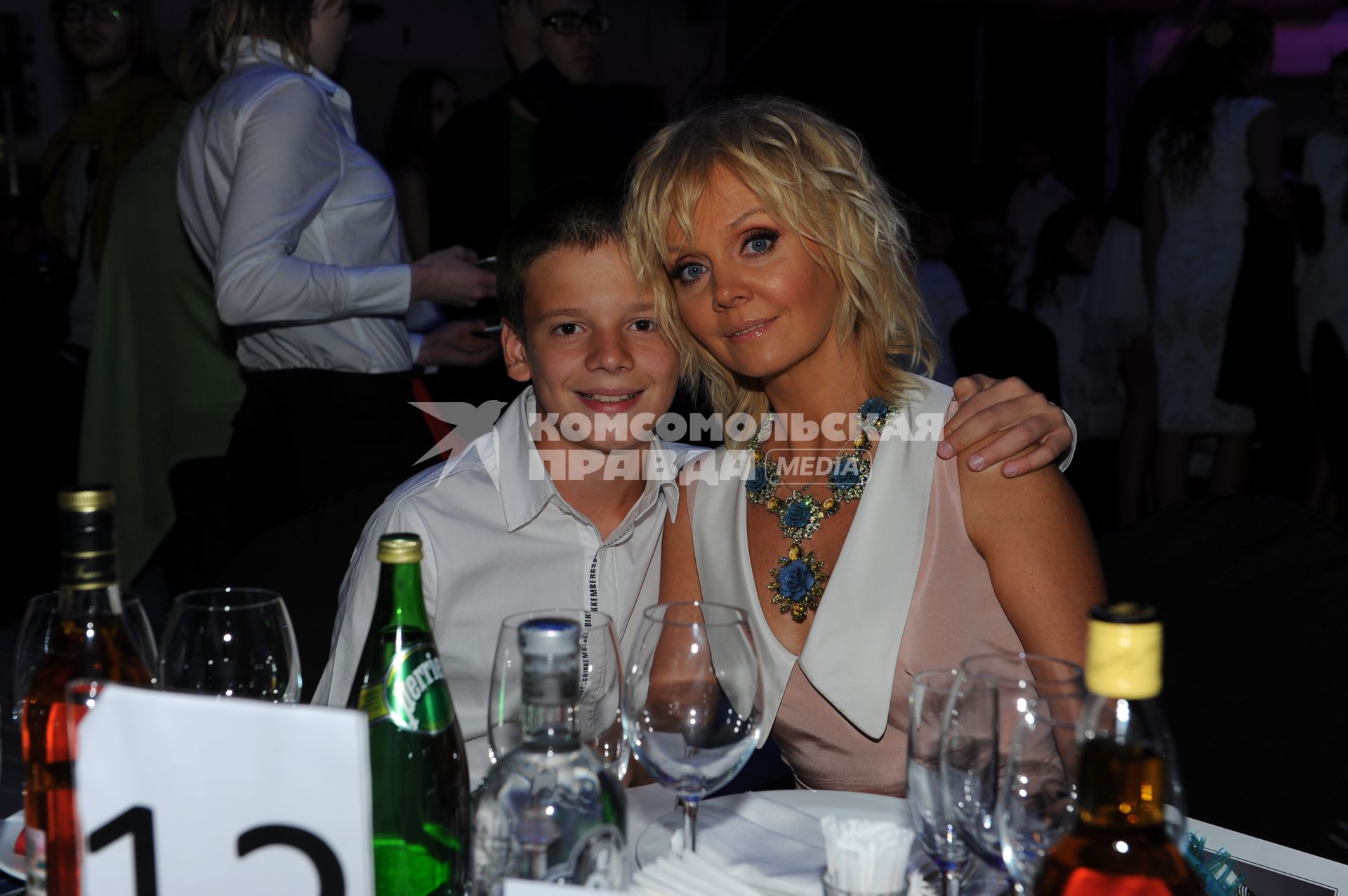 Церемонии вручения премии телеканала Fashion TV `Fashion Summer Awards 2012` в ресторане `Royal Bar`. На снимке: Певица Валерия с сыном.