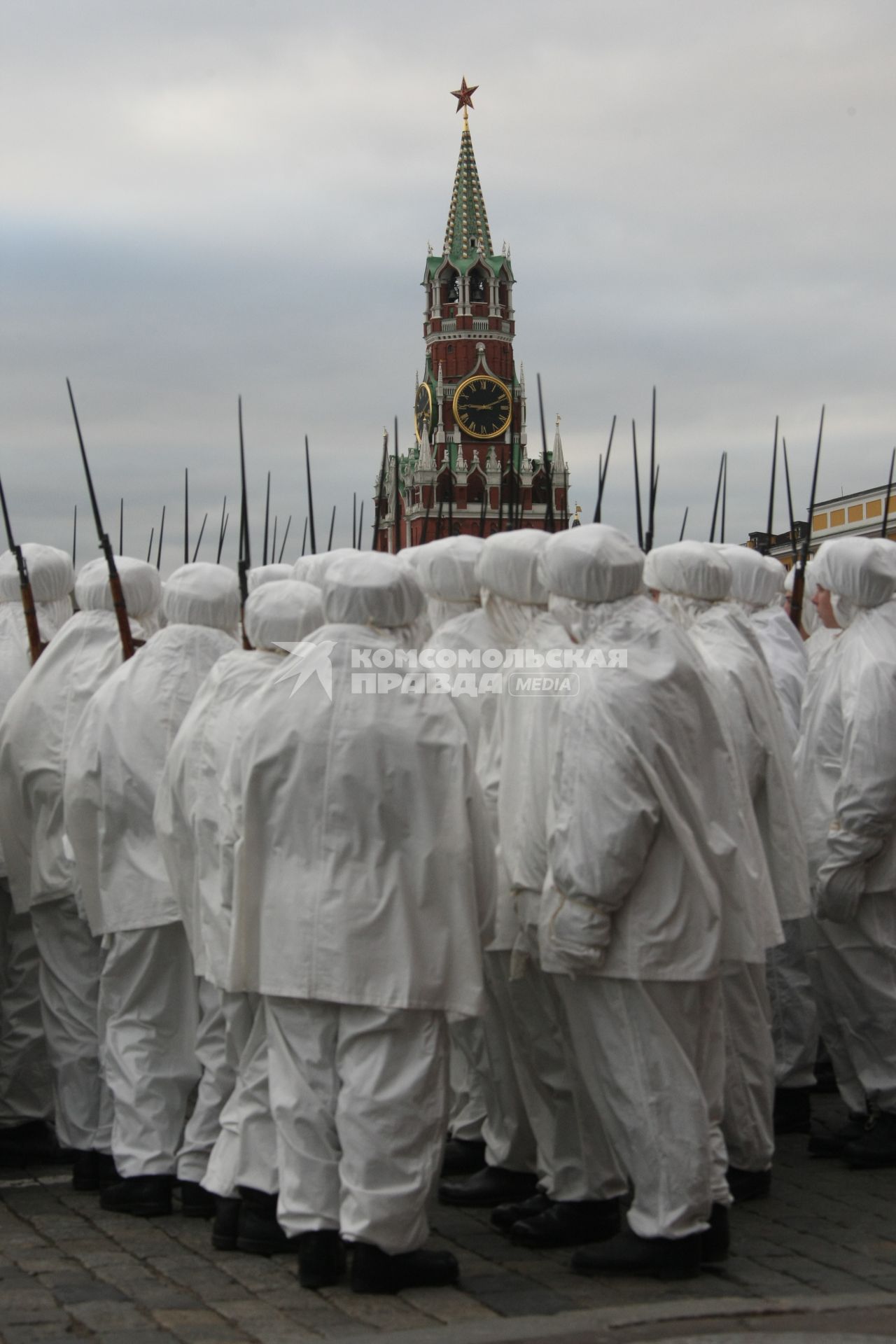 Красная площадь. Торжественное шествие, посвященное 67-й годовщине парада 7 ноября 1941 года.