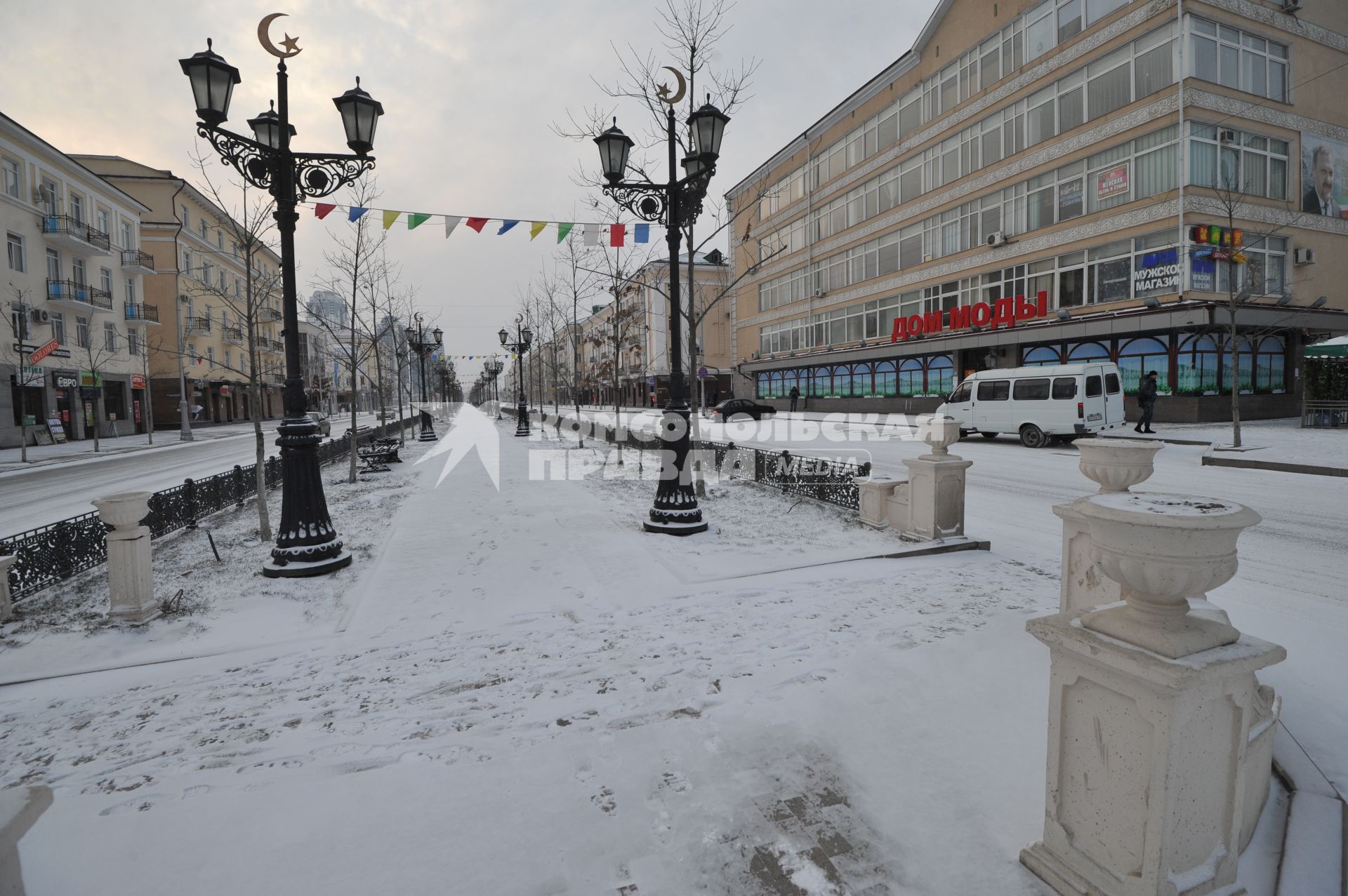 Виды Грозного. На снимке: `Дом моды` на проспекте имени В.В.Путина.