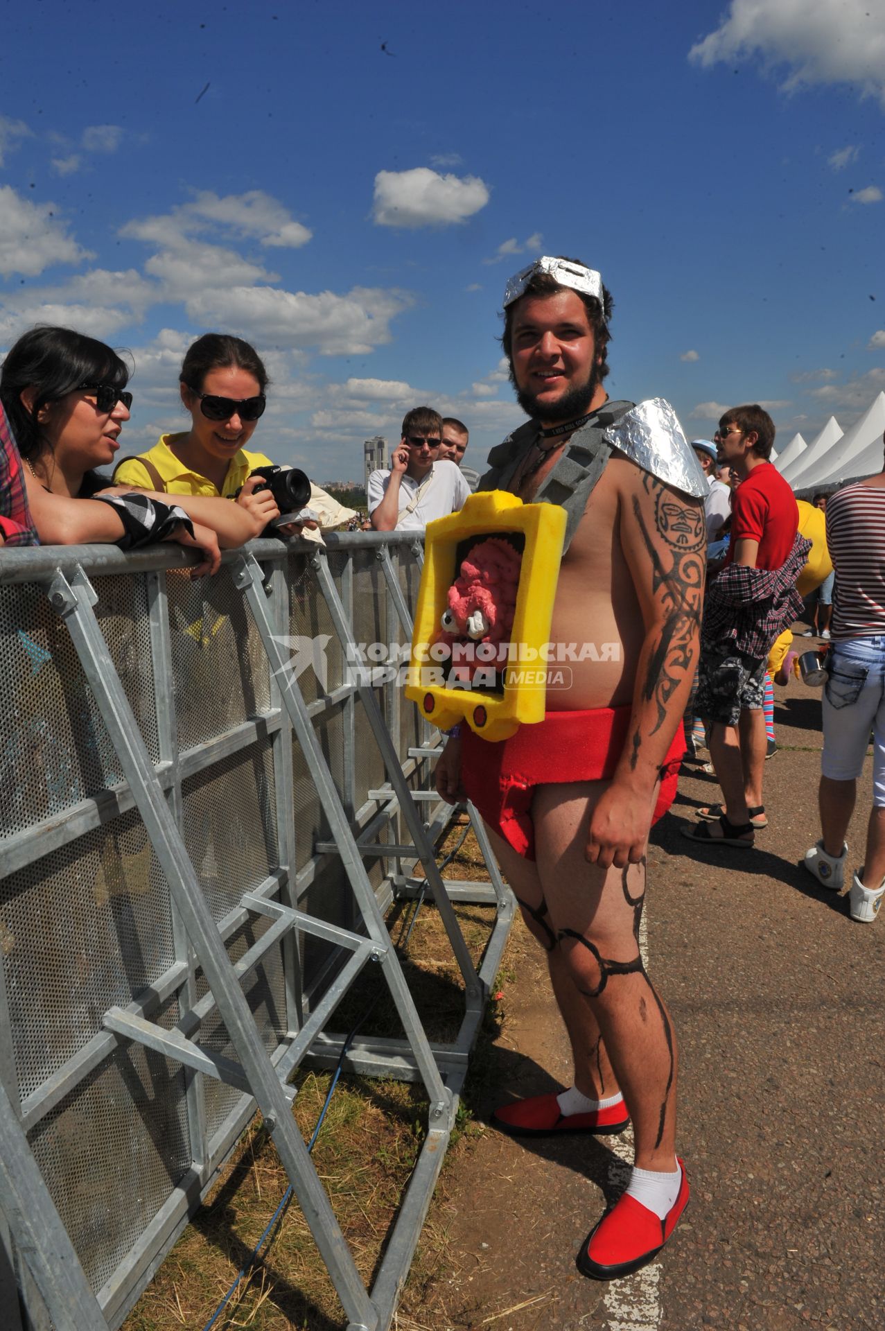 Велодорога в Крылатском . Гонки на тарантасах `Red Bull Soapbox Race`. На снимке: участник соревнования.