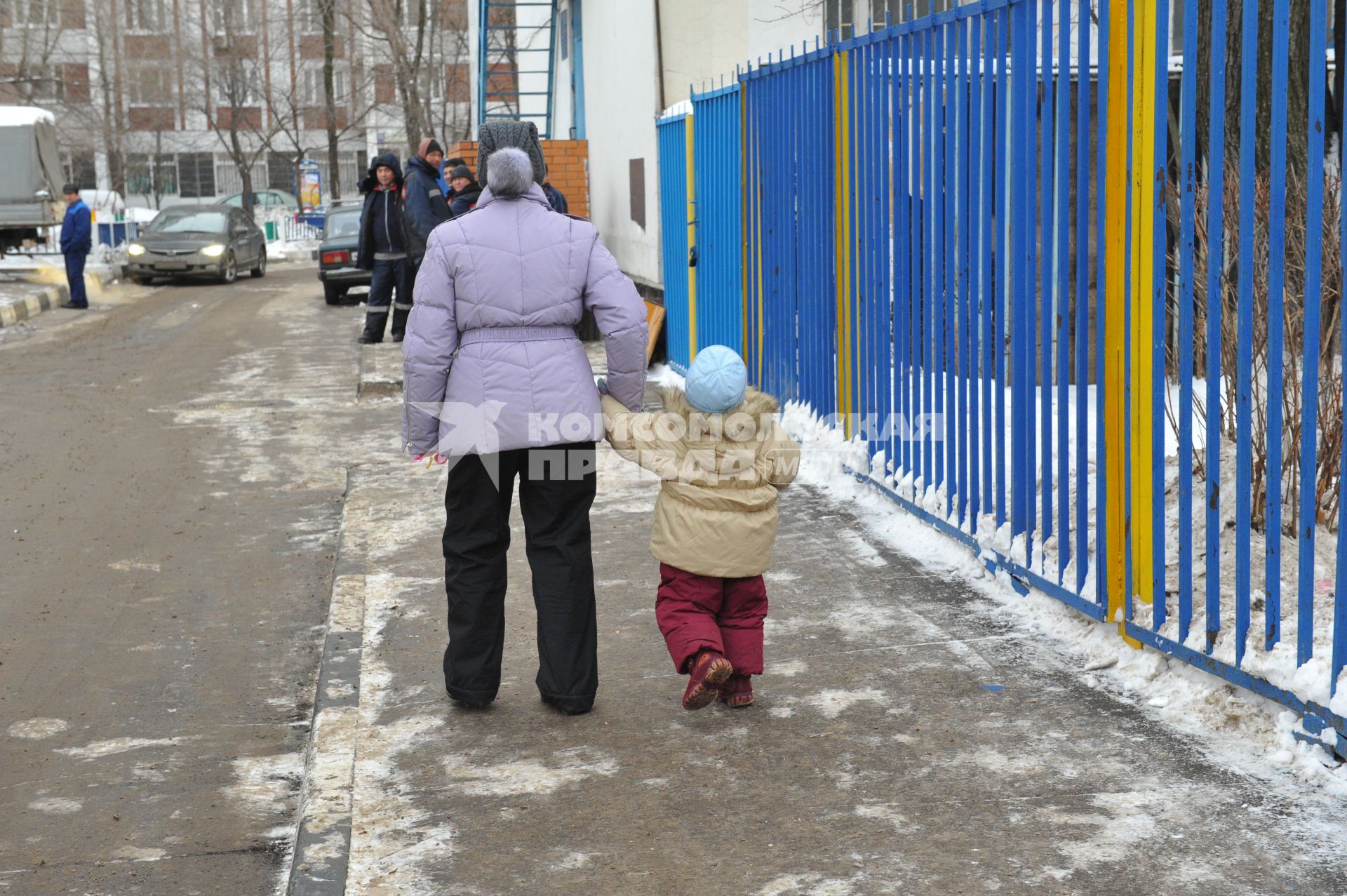 Детский сад   1500 Комбинированного вида. На детской площадке  неудачно скатившись в горки, погибла трехлетняя девочка.