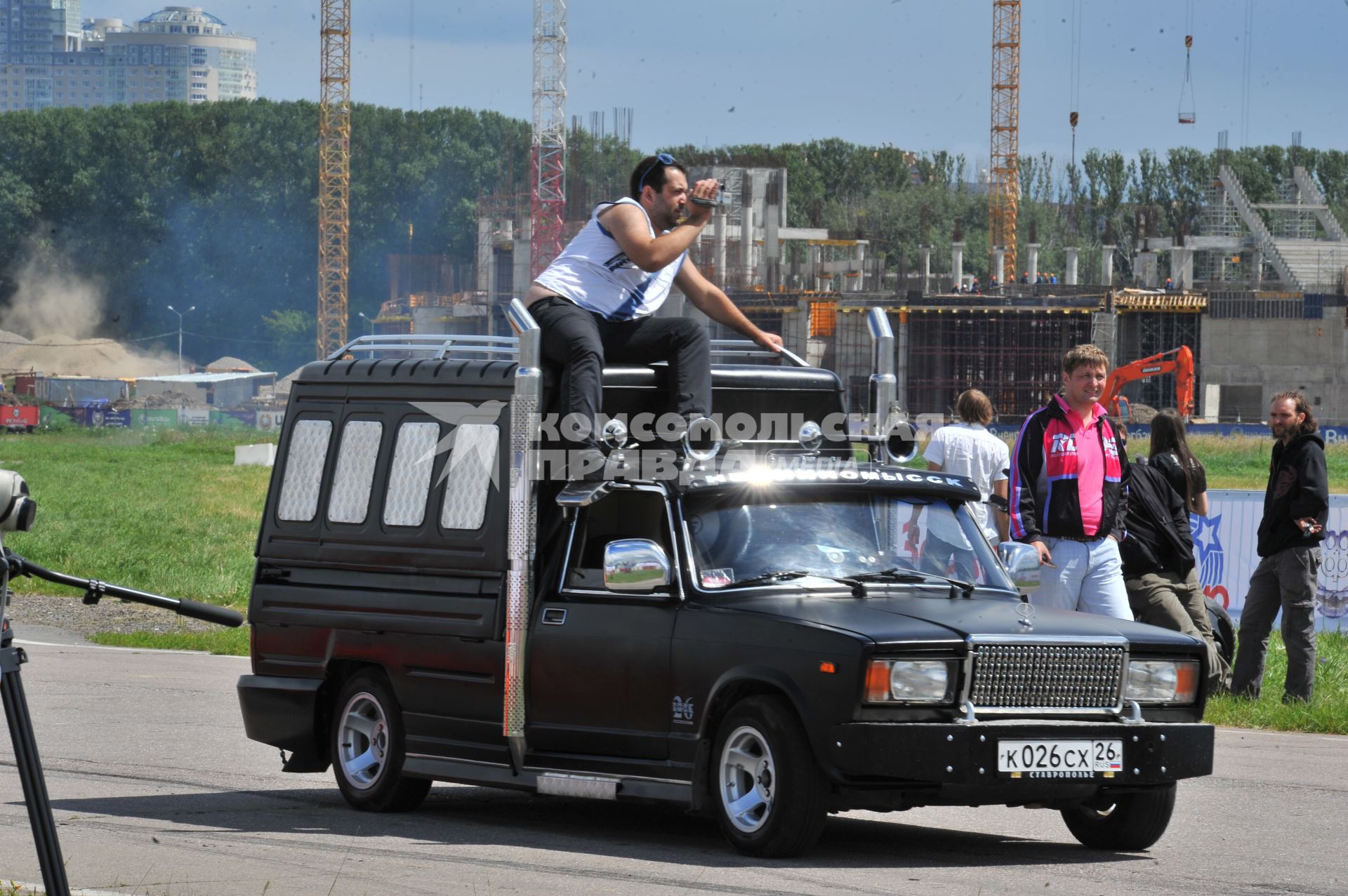 Аэродром Тушино. Выставка-шоу `Автоэкзотика`.