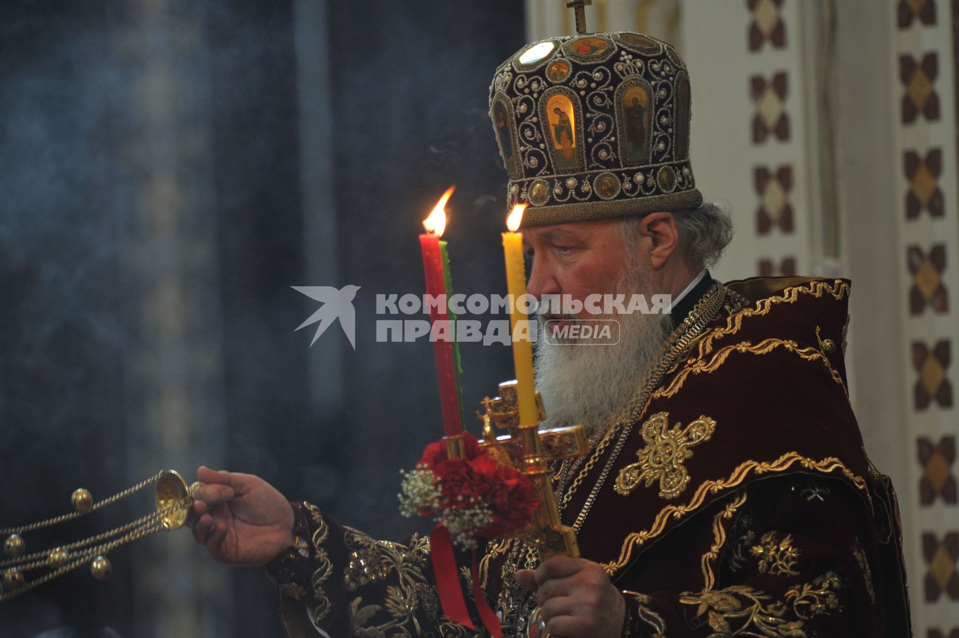 Храм Христа Спасителя. На снимке: патриарх Московский и Всея Руси, предстоятель Русской православной церкви Кирилл во время праздничного пасхального богослужения.