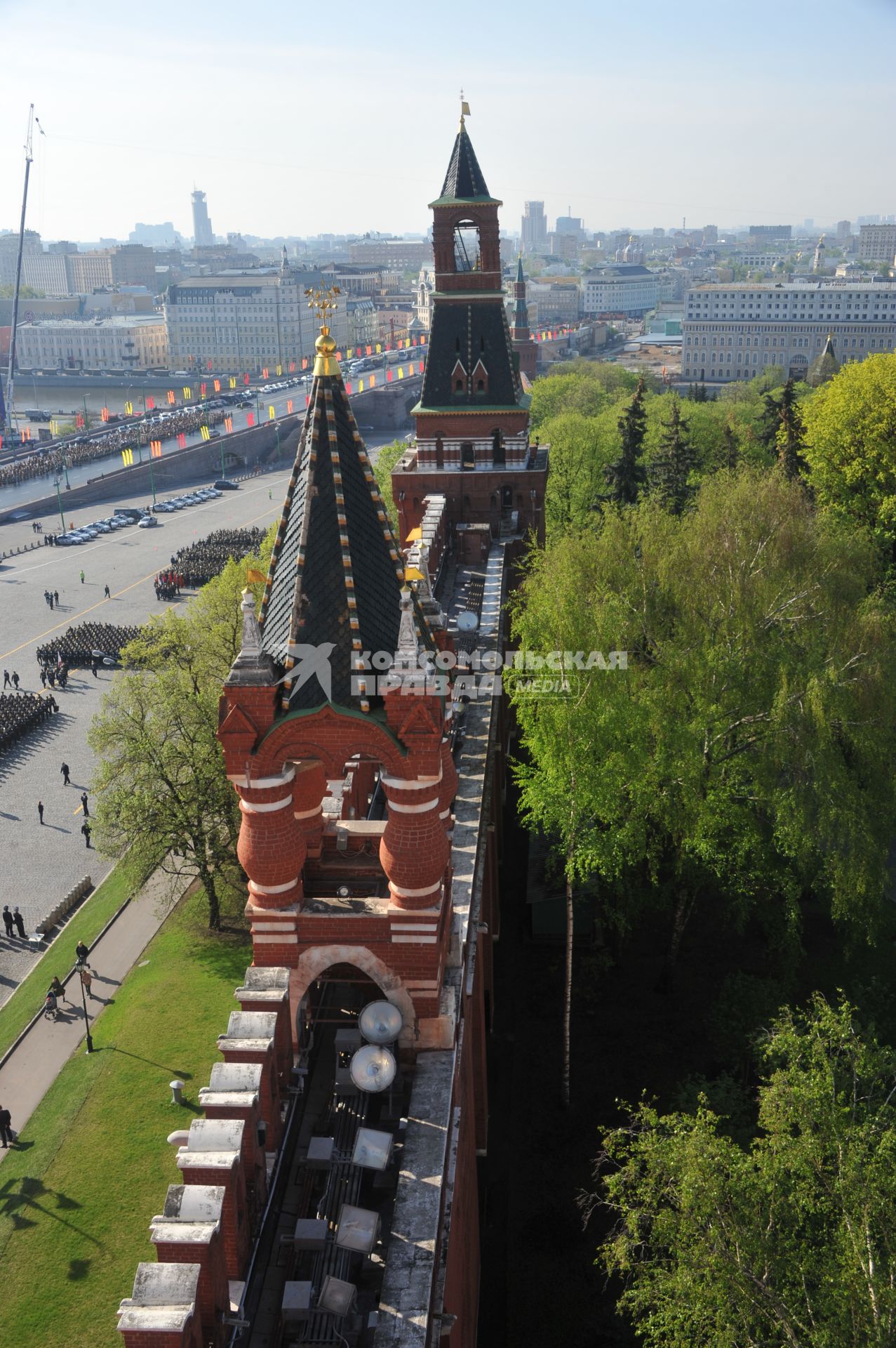 Генеральная репетиция Парада Победы на Красной площади. На снимке: фрагмент Кремлевской стены.