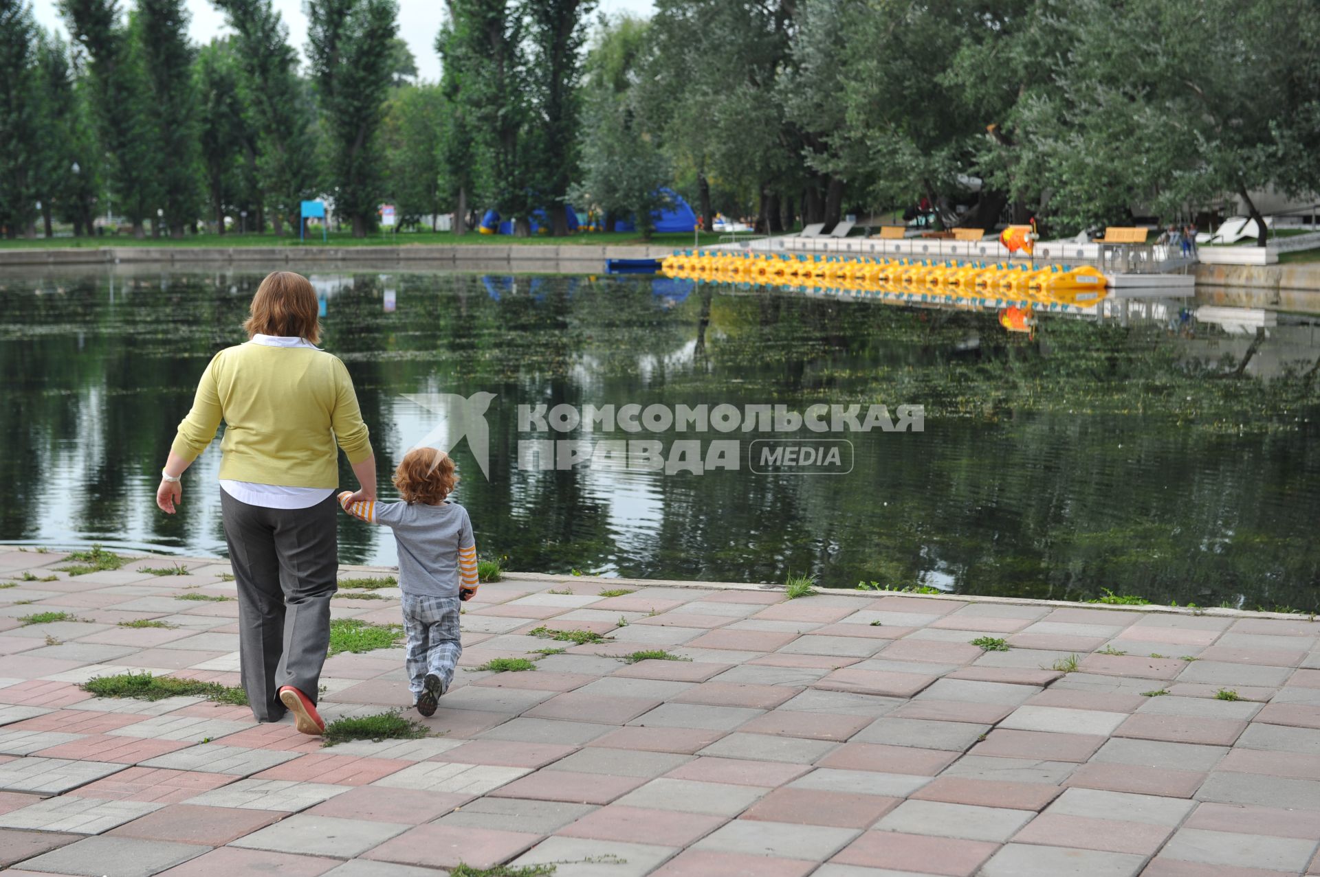 Прогулка с ребенком в ЦПКиО им.Горького.