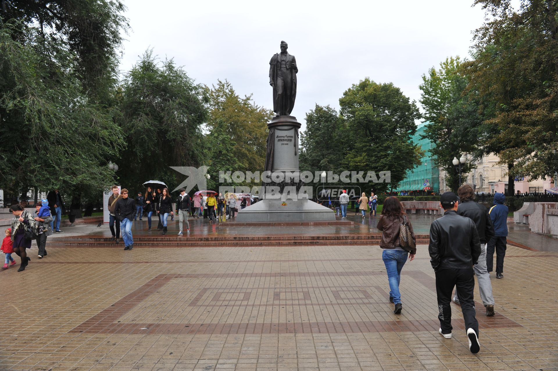 Памятник Грибоедову