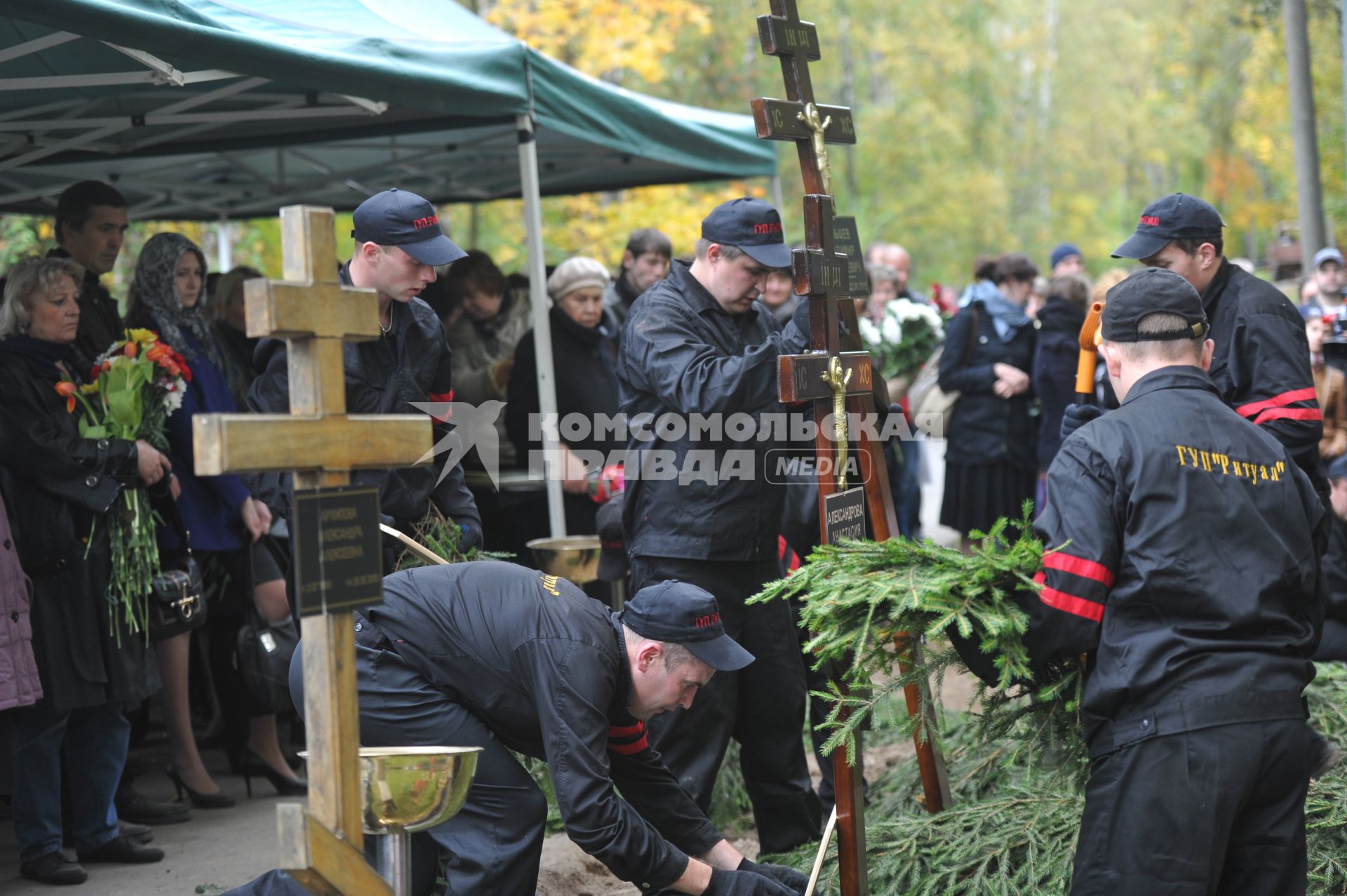 Похороны погибших в ДТП воспитанников детского дома