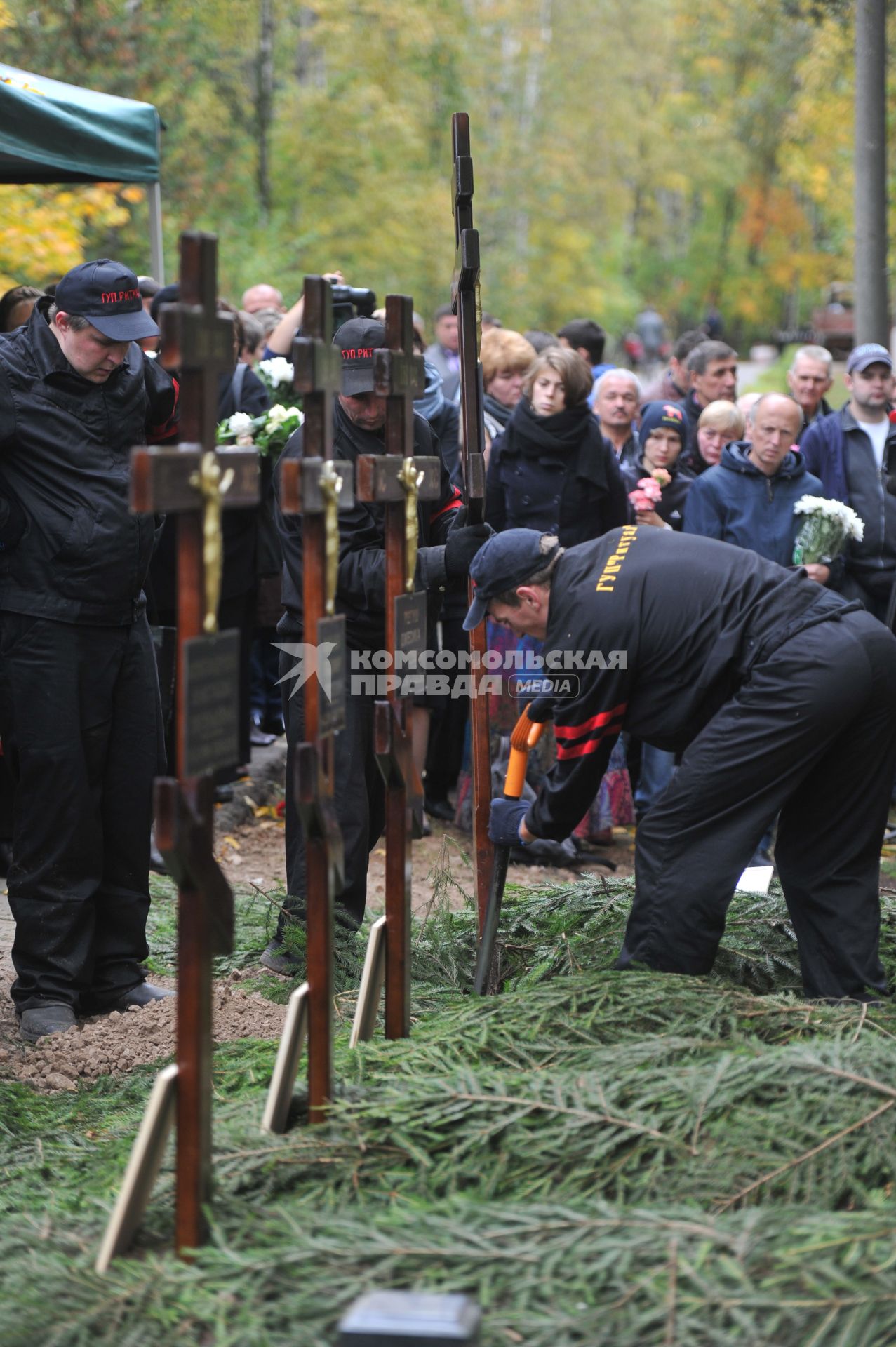 Похороны погибших в ДТП воспитанников детского дома