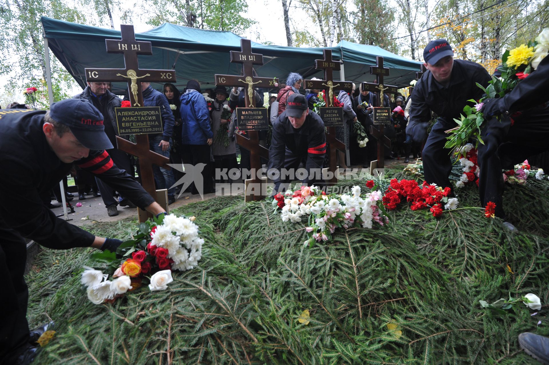 Похороны погибших в ДТП воспитанников детского дома