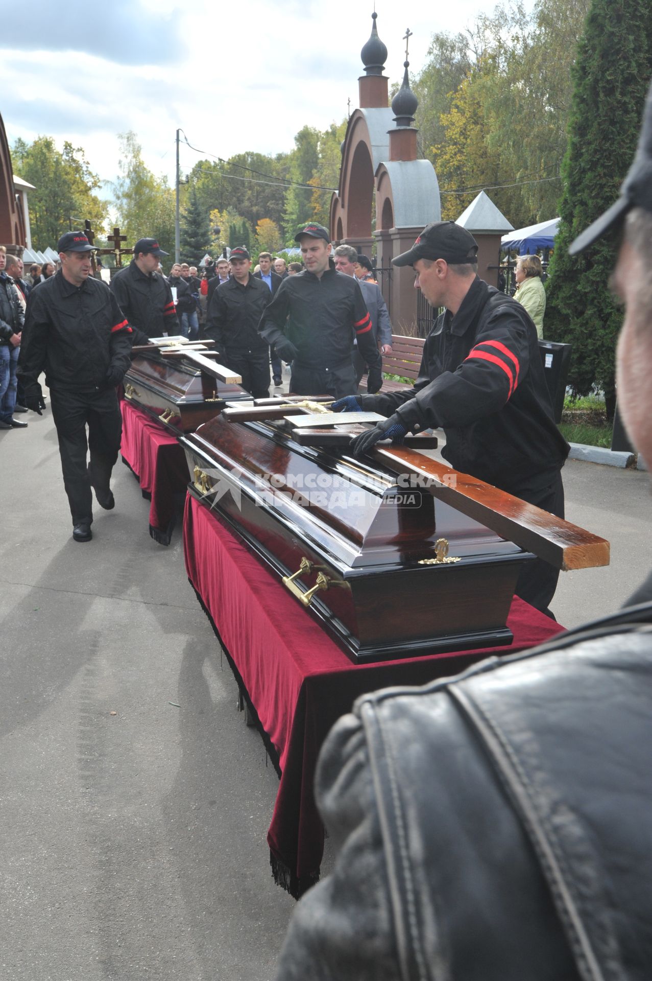 Похороны погибших в ДТП воспитанников детского дома