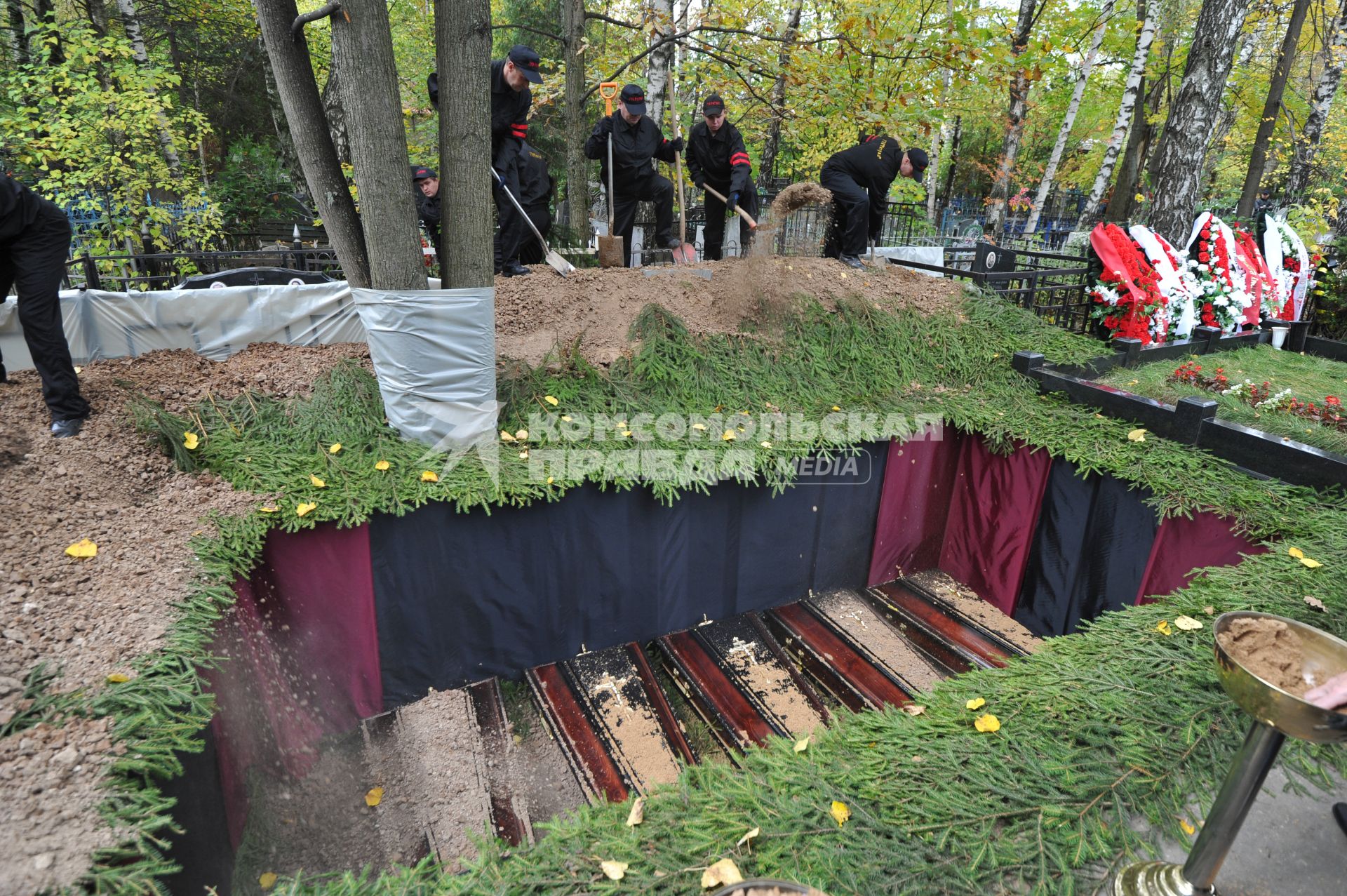 Похороны погибших в ДТП воспитанников детского дома