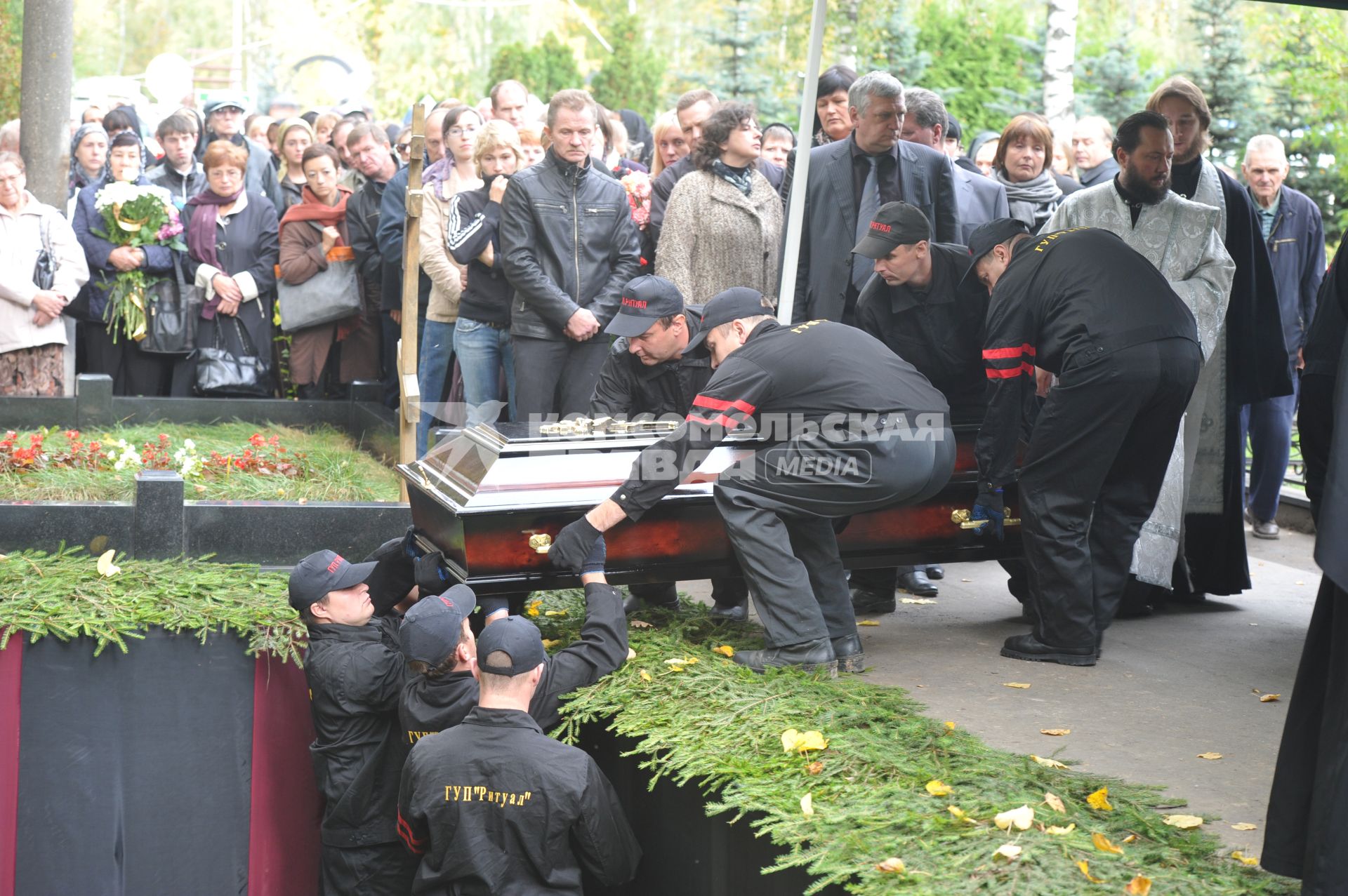 Похороны погибших в ДТП воспитанников детского дома