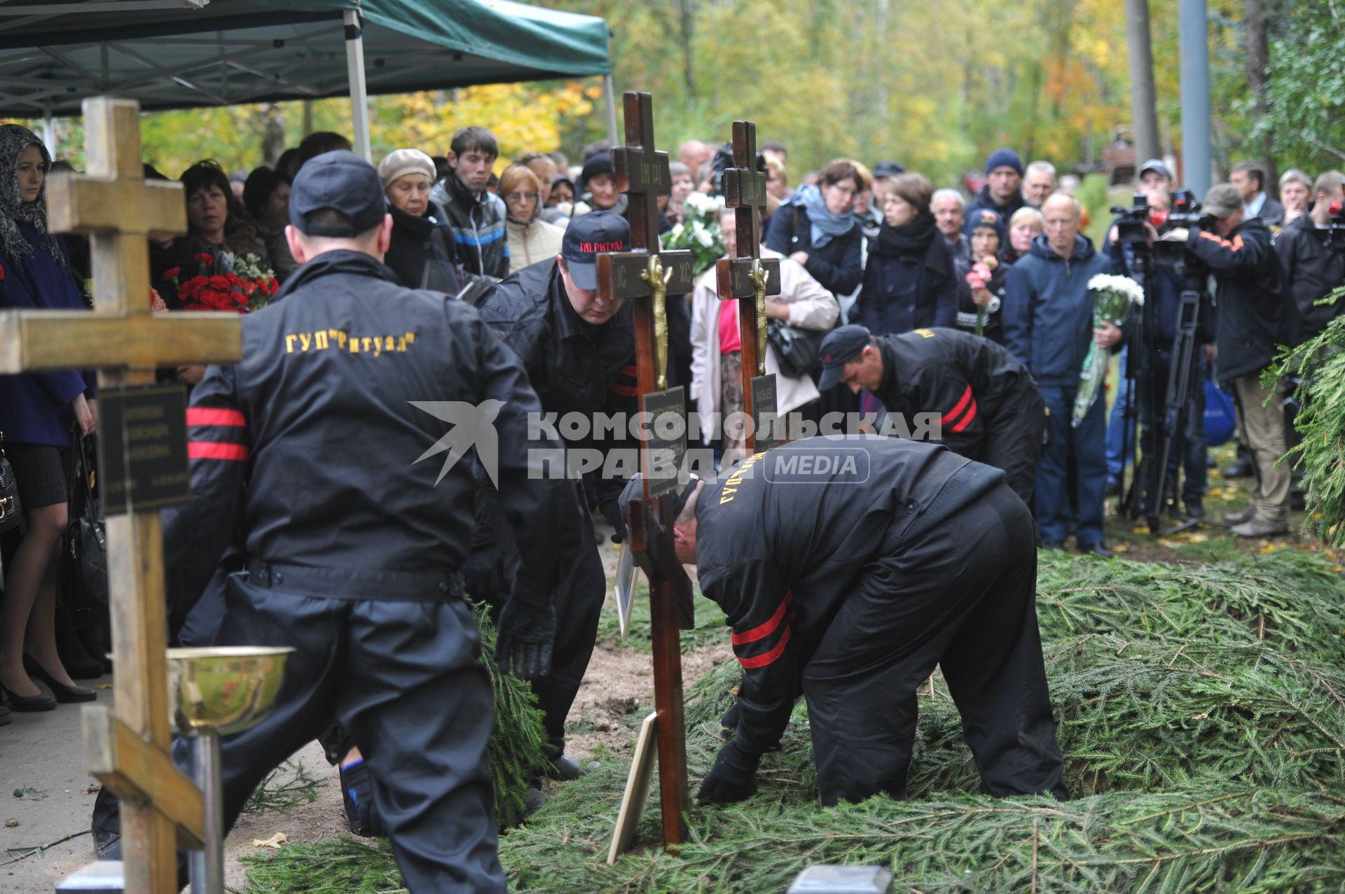 Похороны погибших в ДТП воспитанников детского дома