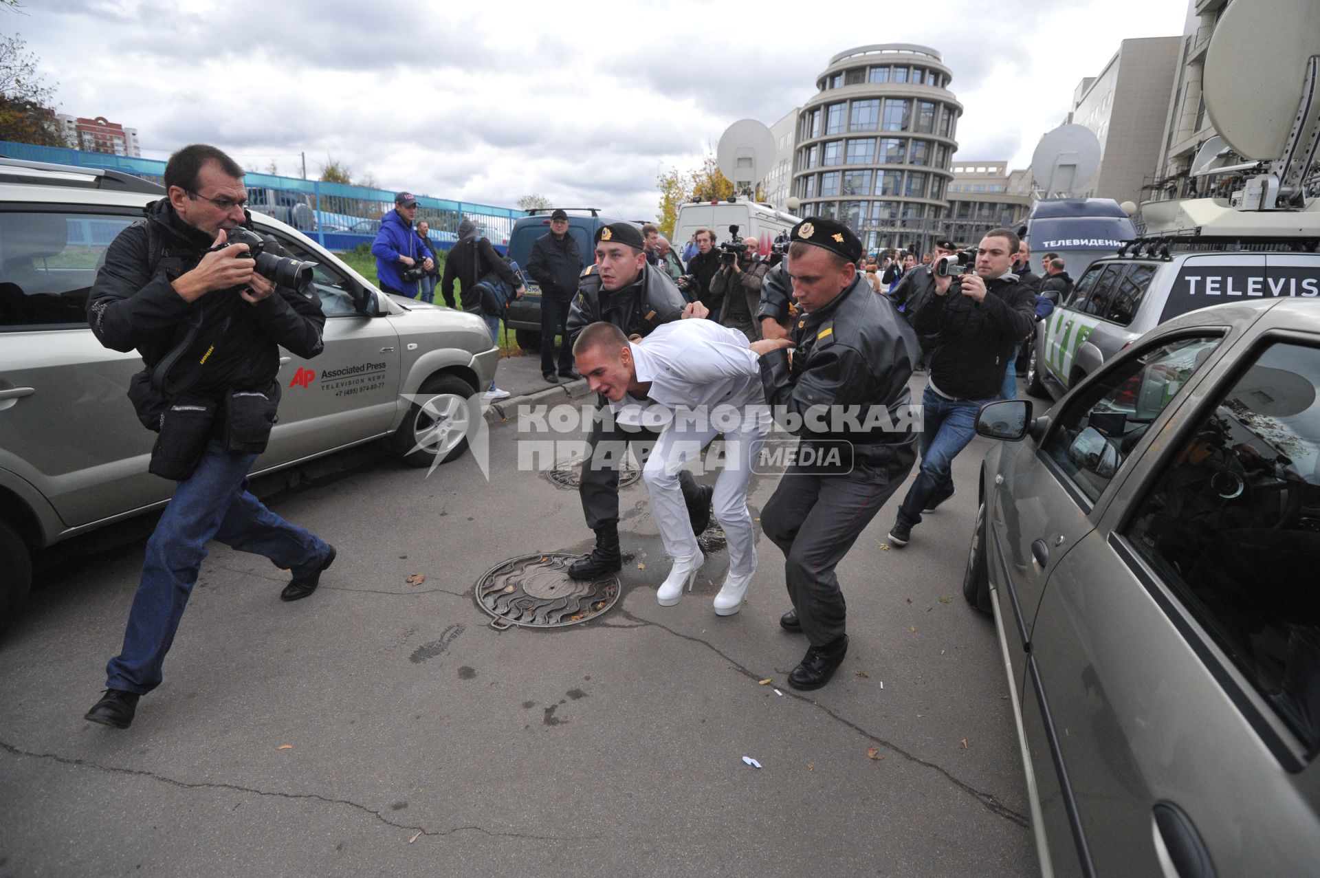 Акция протеста сторонников группы Pussy Riot