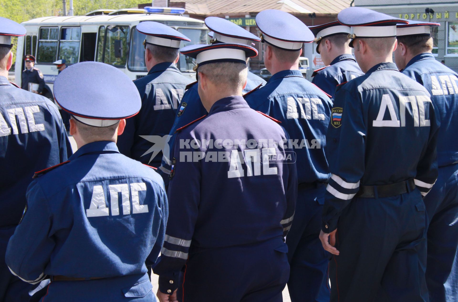 Открытый общегородской развод полицейских нарядов. Сотрудники ДПС.