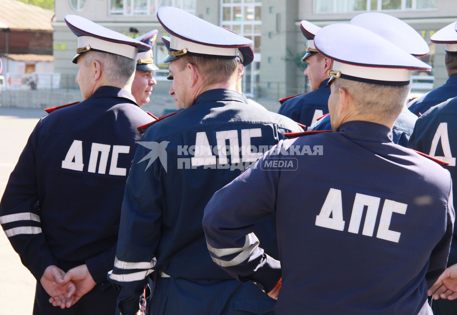 Открытый общегородской развод полицейских нарядов. Сотрудники ДПС.