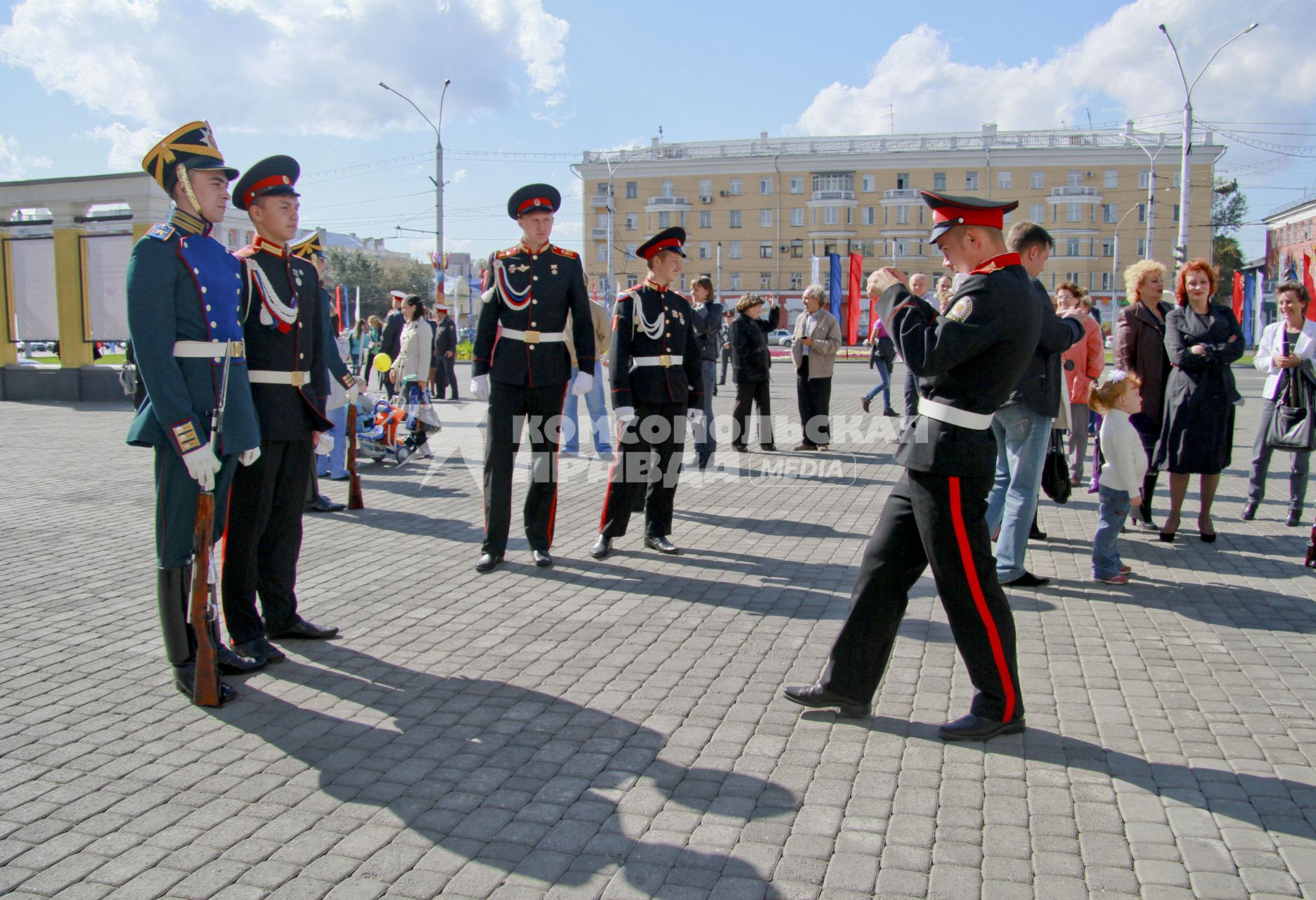 Выступление роты специального караула Президентского полка в Барнауле.