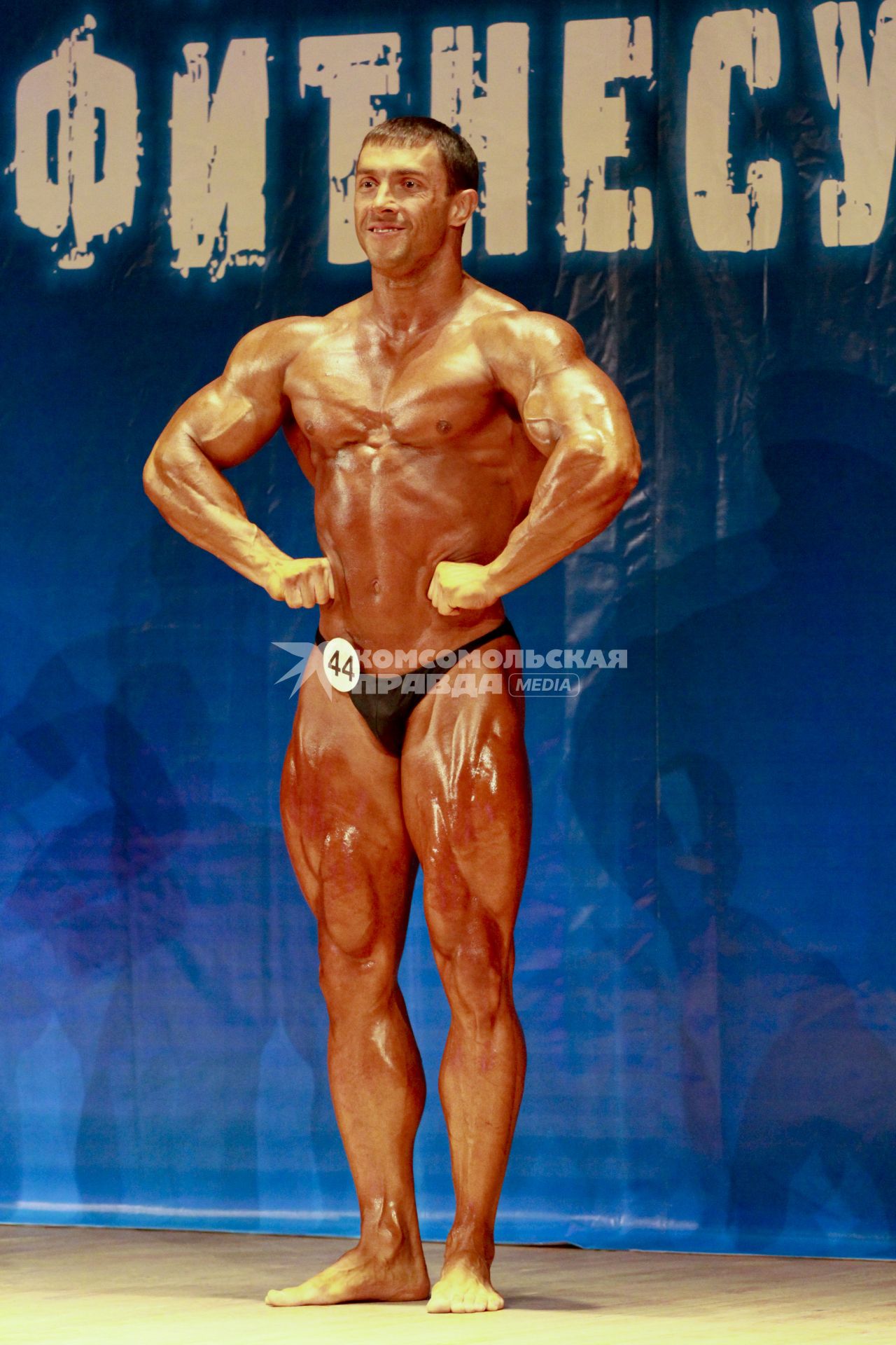 Открытый чемпионат Алтайского края по бодибилдингу. Александр Барбашин, серебряный призер чемпионата мира - 2011 года по классическому бодибилдингу.
