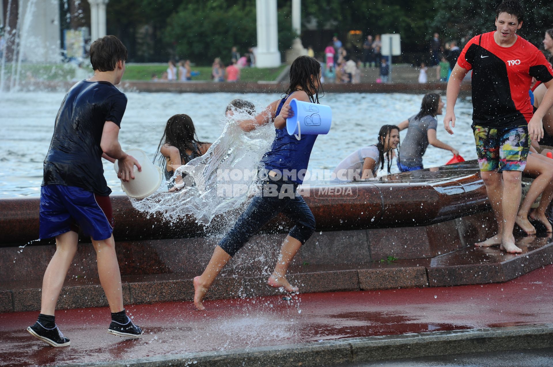 Водная битва на ВВЦ 2012.