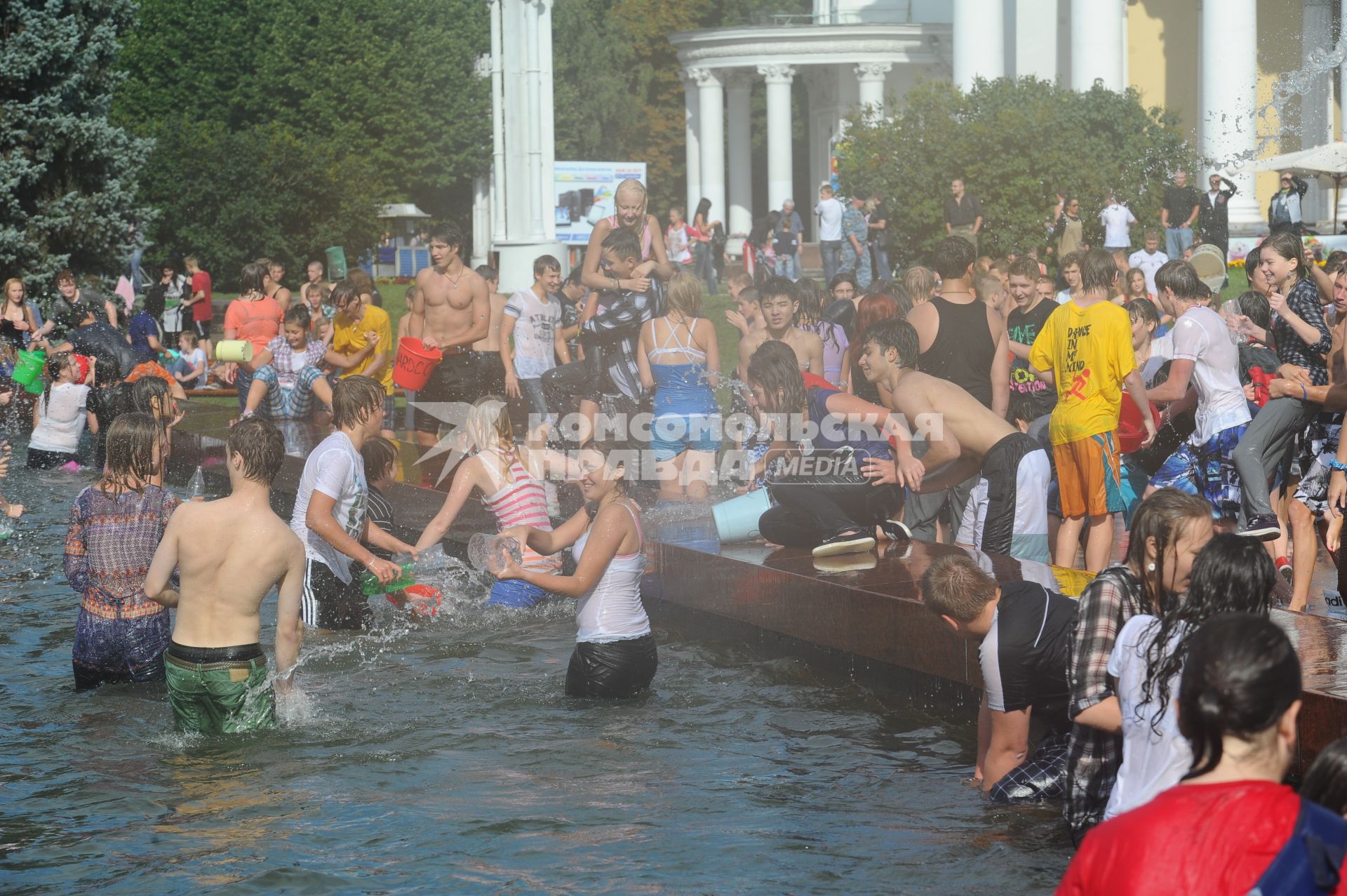 Водная битва на ВВЦ 2012.