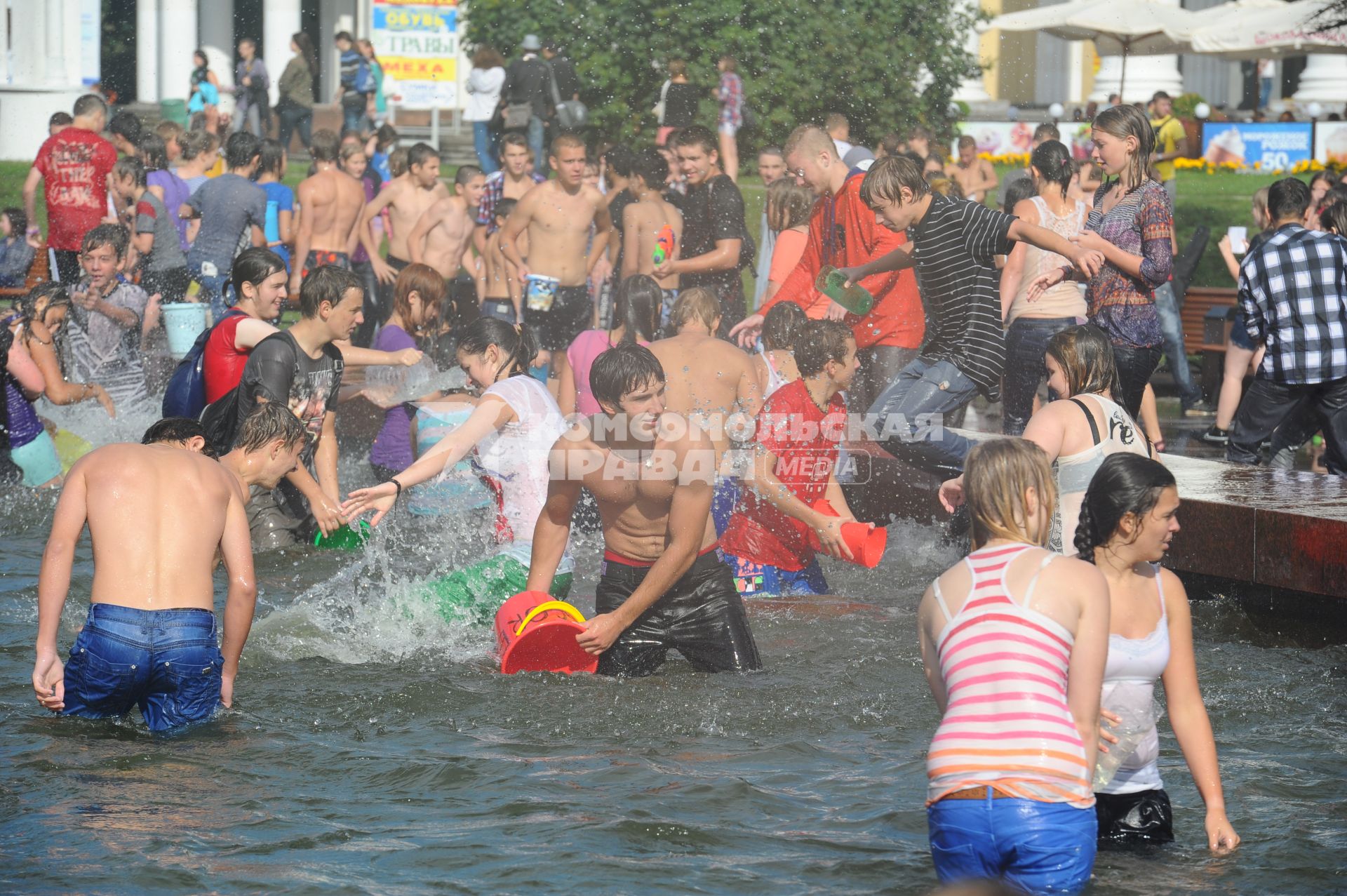 Водная битва на ВВЦ 2012.