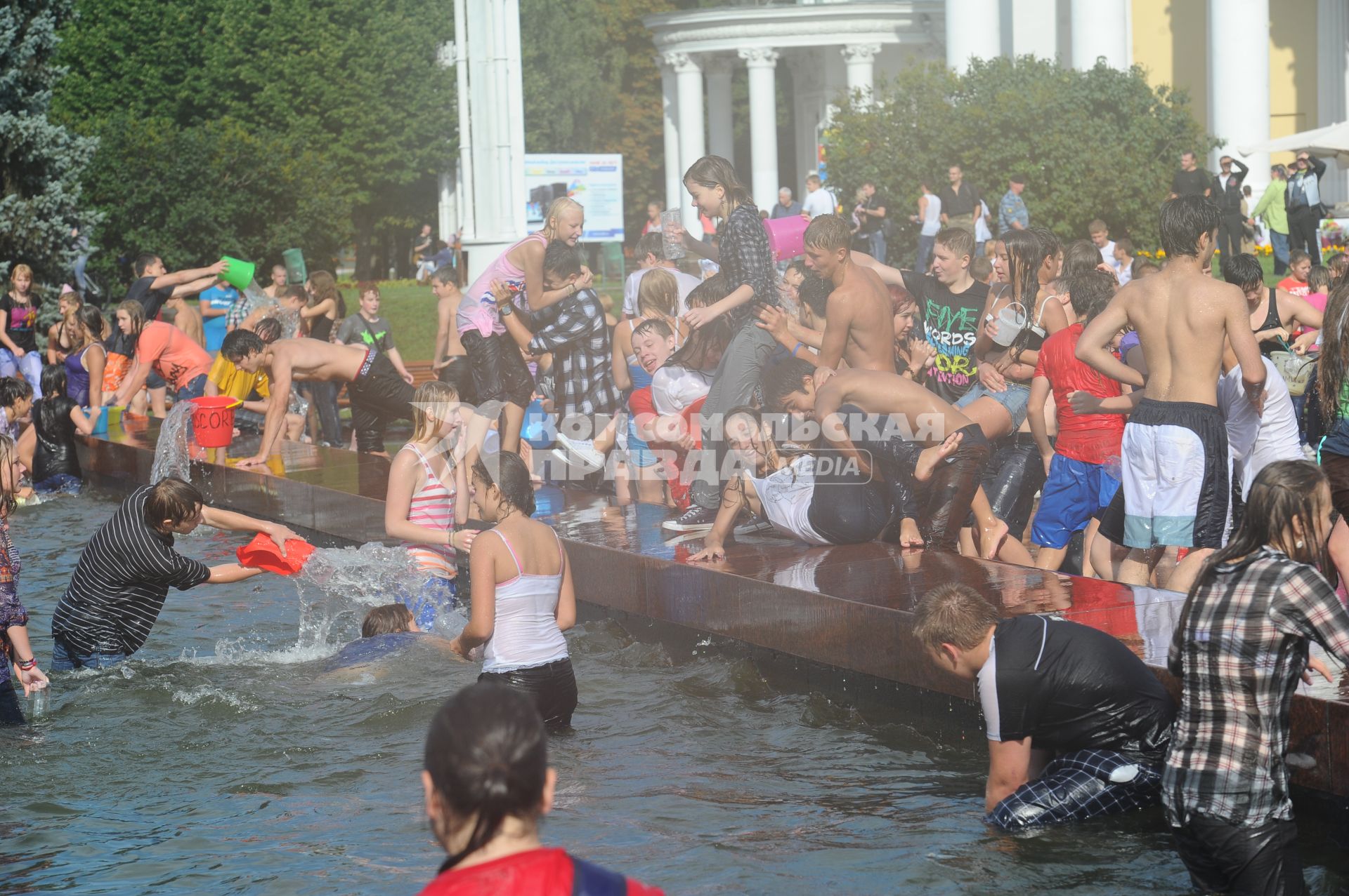 Водная битва на ВВЦ 2012.