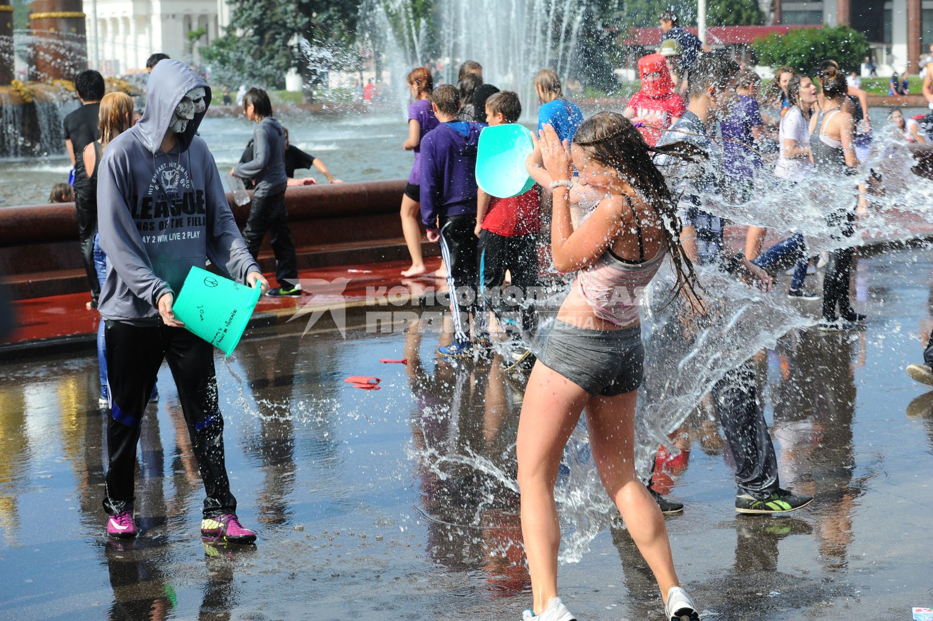 Водная битва на ВВЦ 2012.