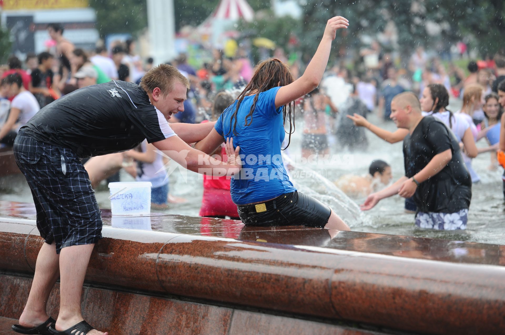 Водная битва на ВВЦ 2012.