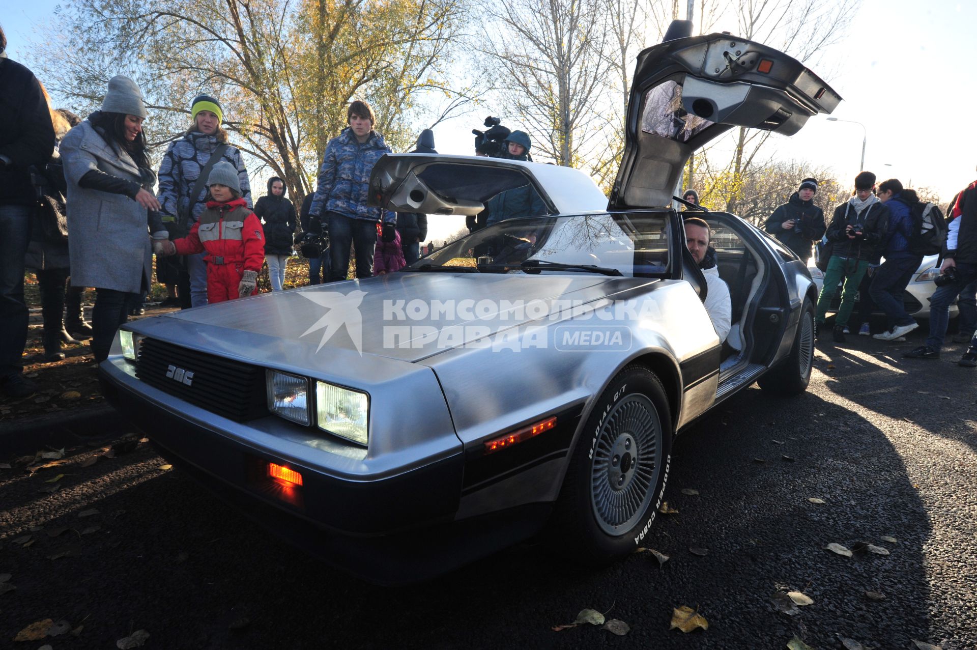 Автомобиль DeLorean DMC-12























Ксения Вдовина