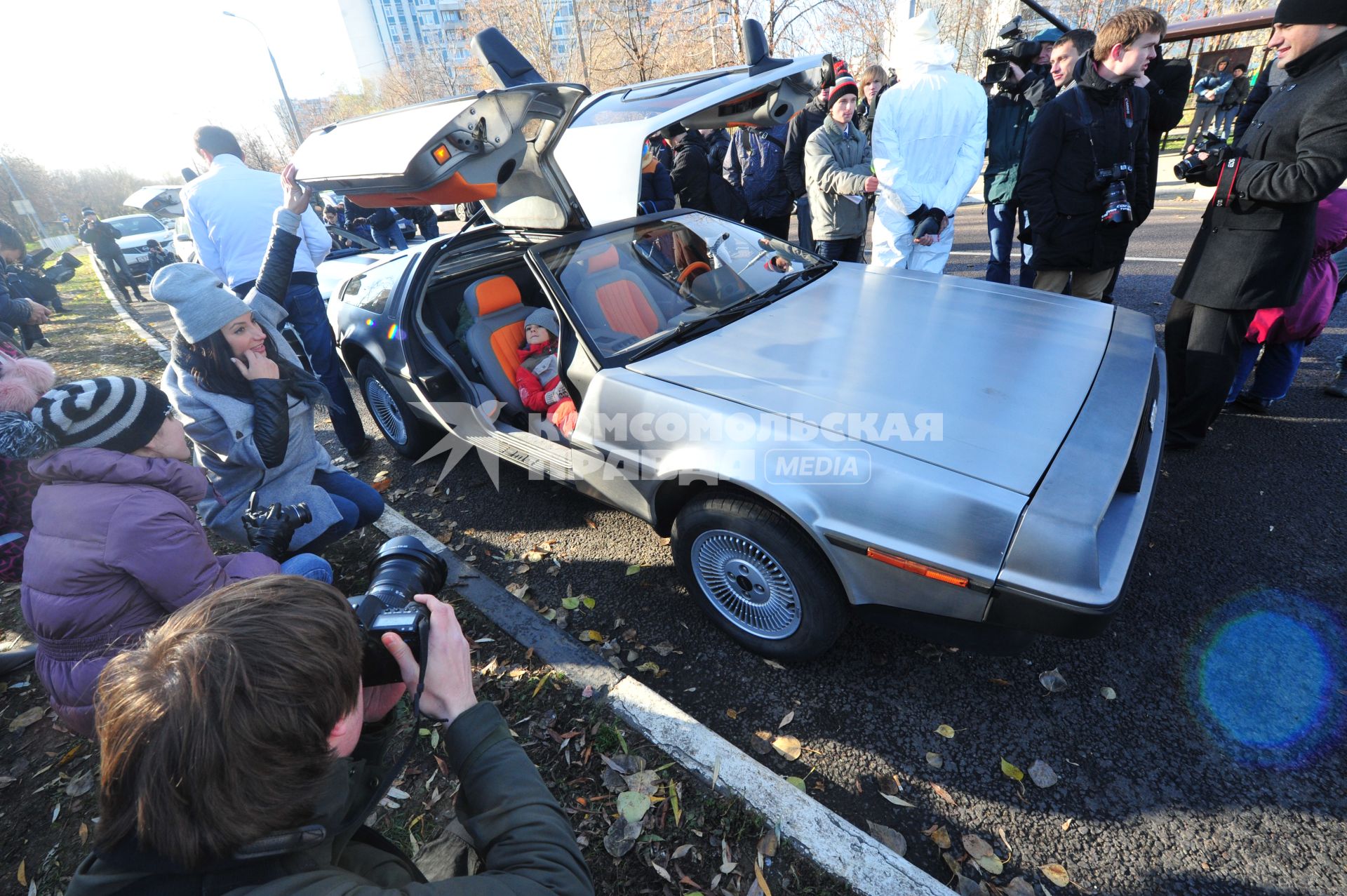 Автомобиль DeLorean DMC-12























Ксения Вдовина