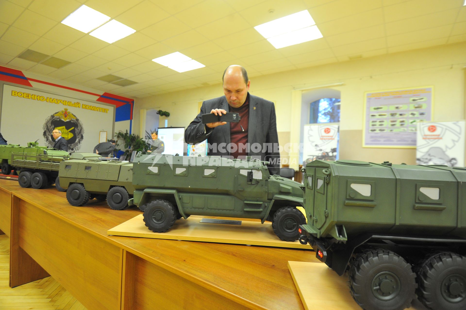 Показ военной автомобильной техники





























































Ксения Вдовина