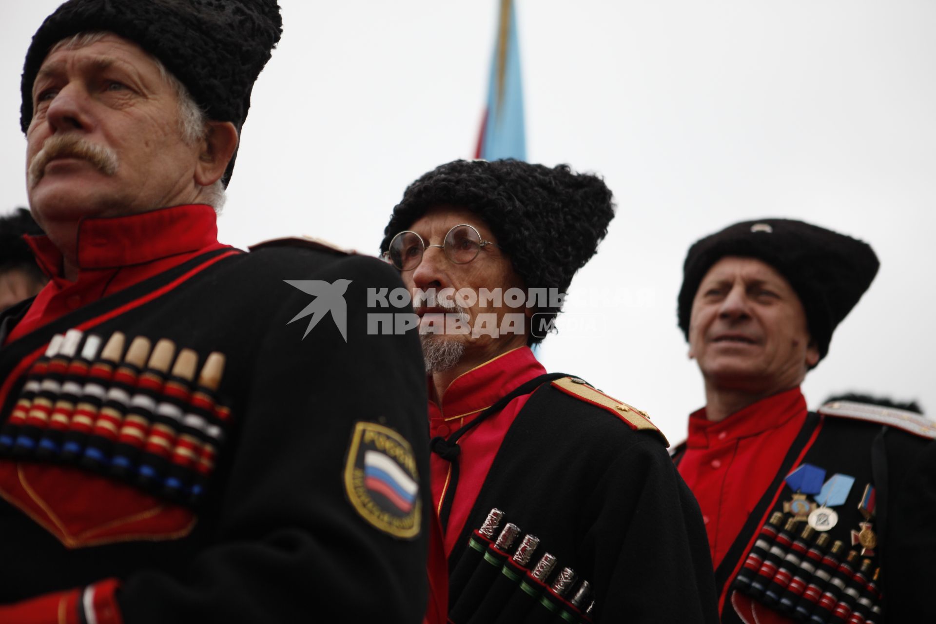 В Ставрополе на площади Ленина состоялся строевой смотр казаков Ставропольского казачьего округа Терского казачьего войска. На снимке: строй казаков.