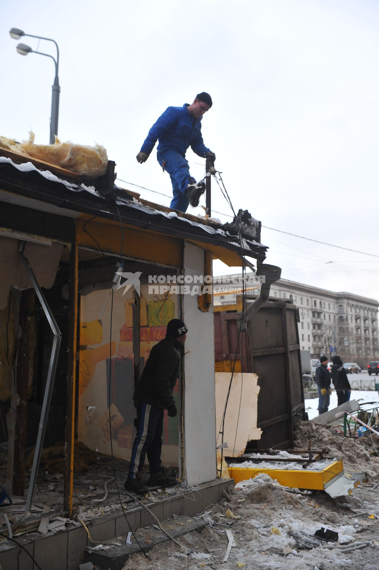 Снос торгового павильона
















































































Ксения Вдовина