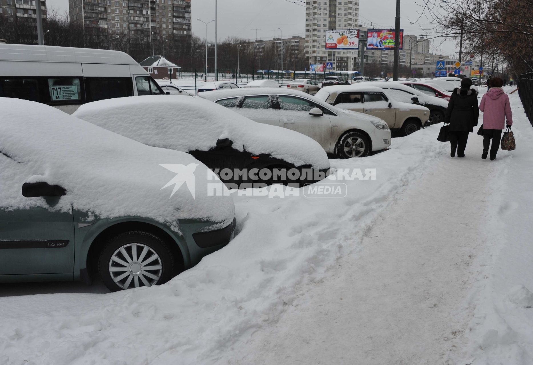 Снег в городе