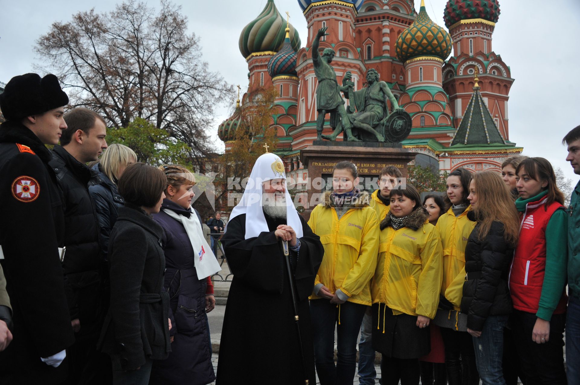 Красная площадь. Церемония возложения цветов к памятнику Кузьме Минину и Дмитрию Пожарскому в День народного единства. На снимке: патриарх Московский и всея Руси Кирилл