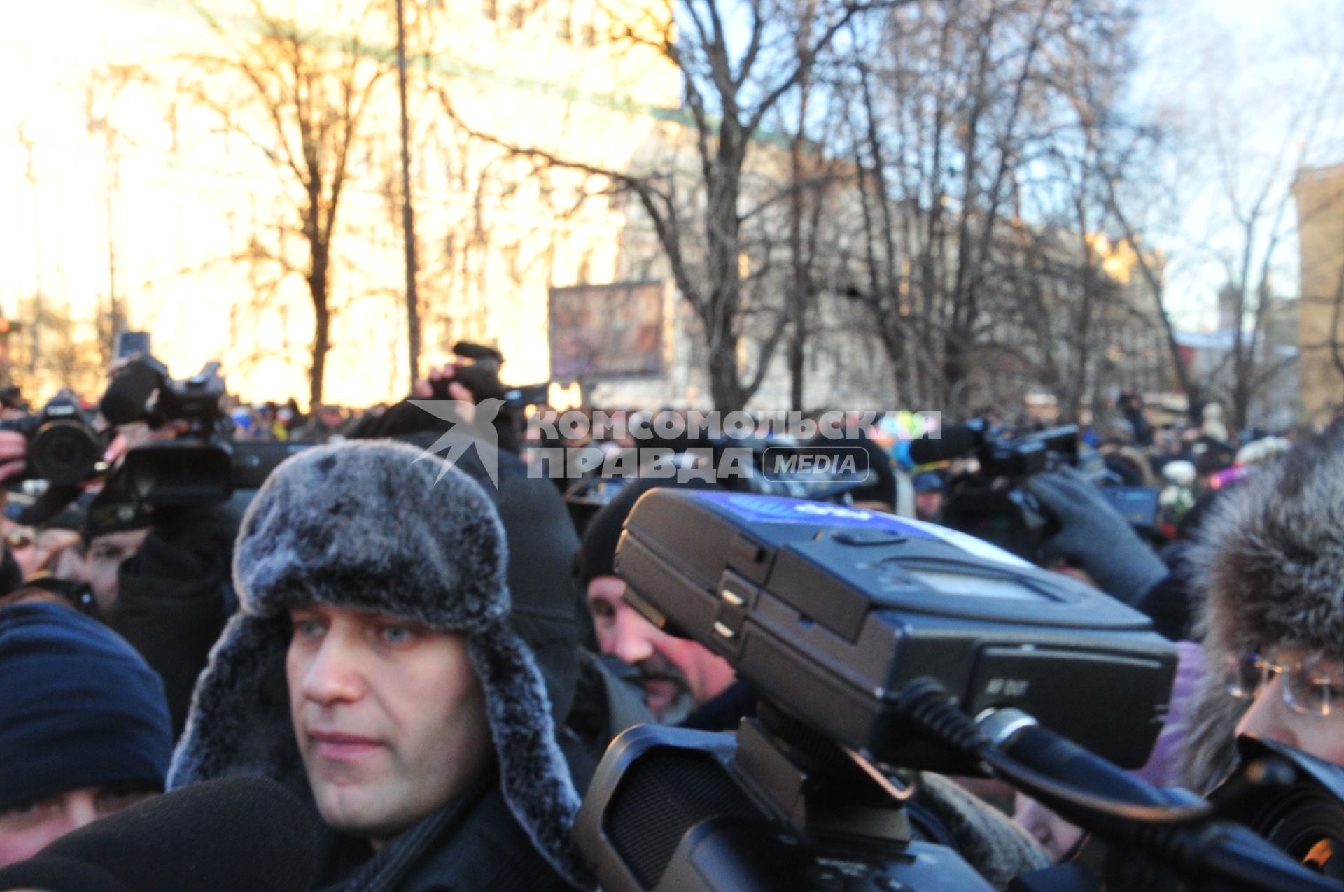 Лубянская площадь.  Несанкционированная акция протеста `Марш свободы`. На снимке: основатель `Фонда по борьбе с коррупцией`, руководитель проекта `Роспил`, адвокат Алексей Навальный (слева).