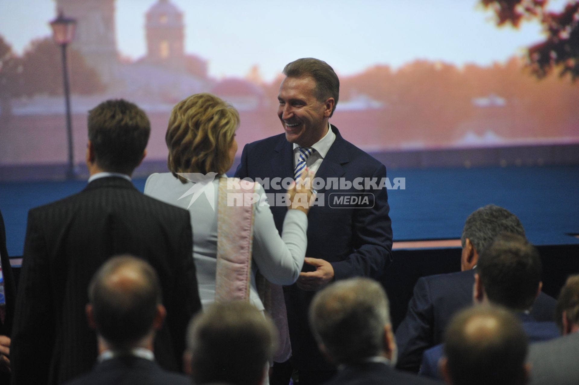 Петербургский Международный экономический форум - 2012. На снимке: председатель Совета Федерации РФ Валентина Матвиенко и первый заместитель председателя правительства РФ Игорь Шувалов.