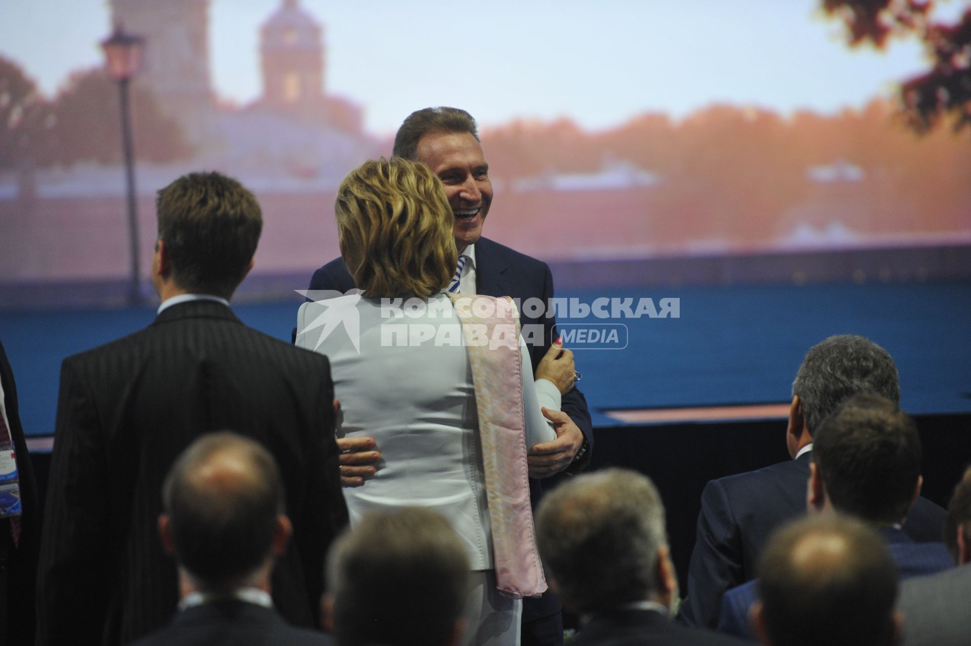 Петербургский Международный экономический форум - 2012. На снимке: председатель Совета Федерации РФ Валентина Матвиенко и первый заместитель председателя правительства РФ Игорь Шувалов.