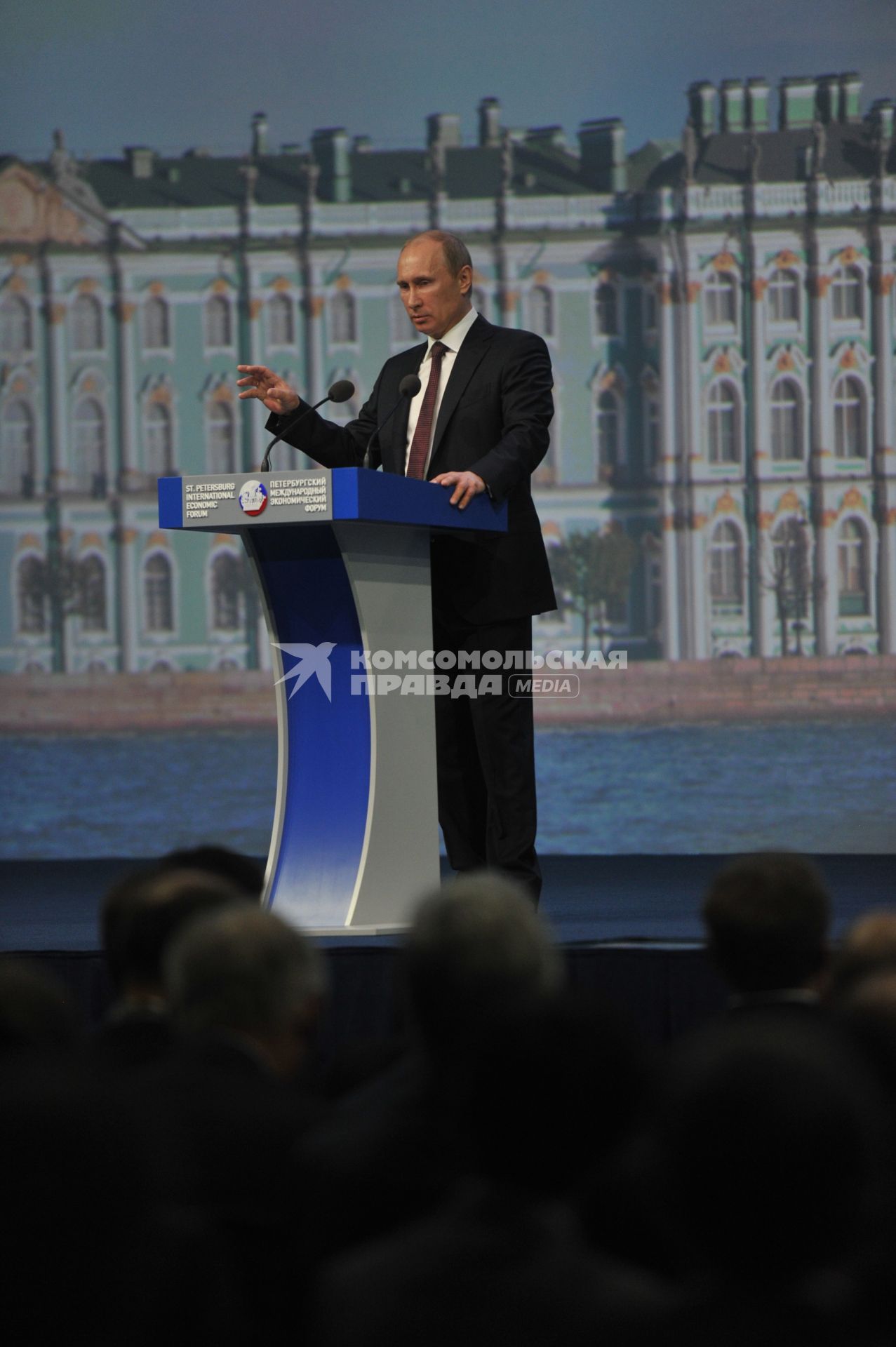 Петербургский Международный экономический форум - 2012. На снимке: президент РФ Владимир Путин