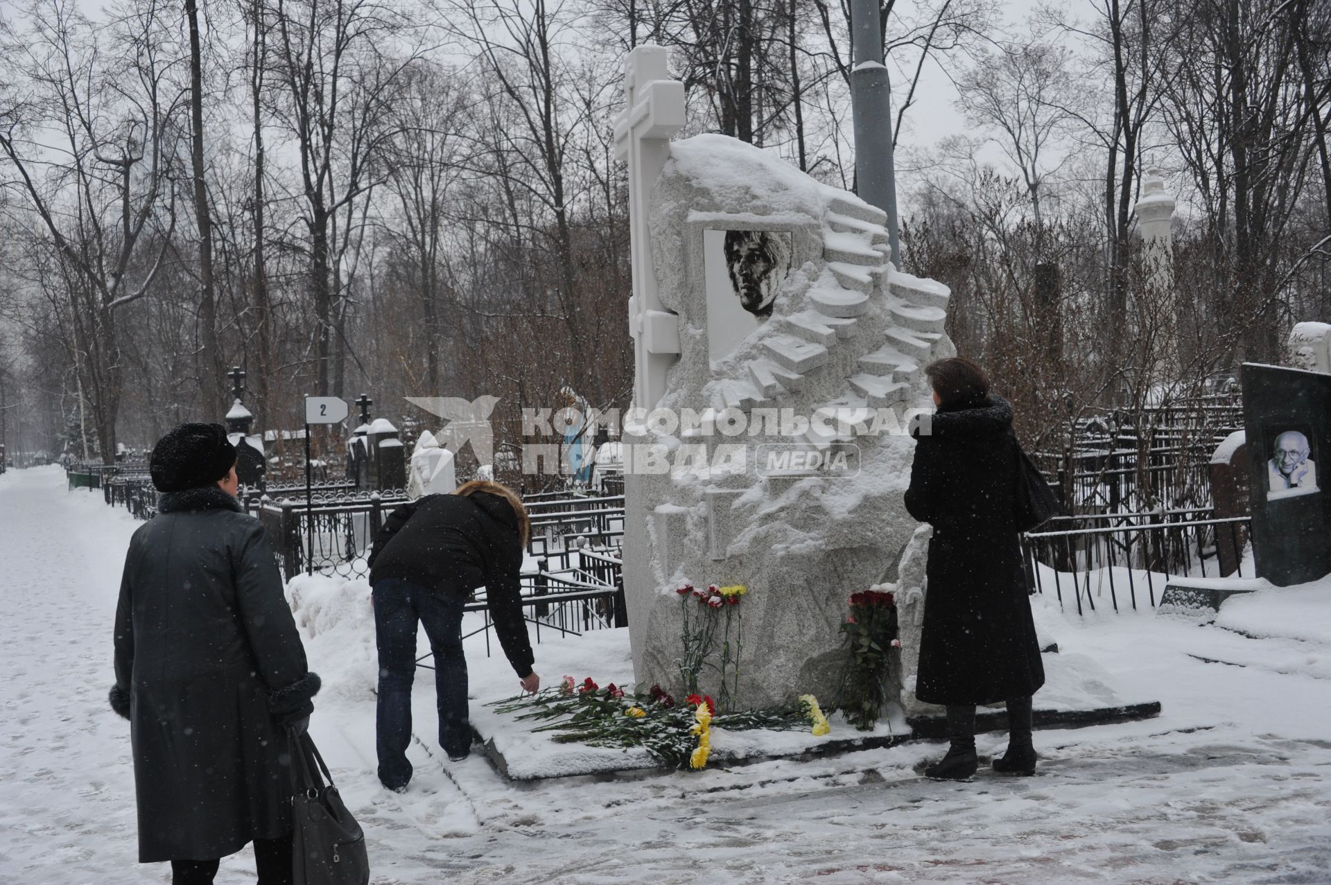 Могила Александра Абдулова