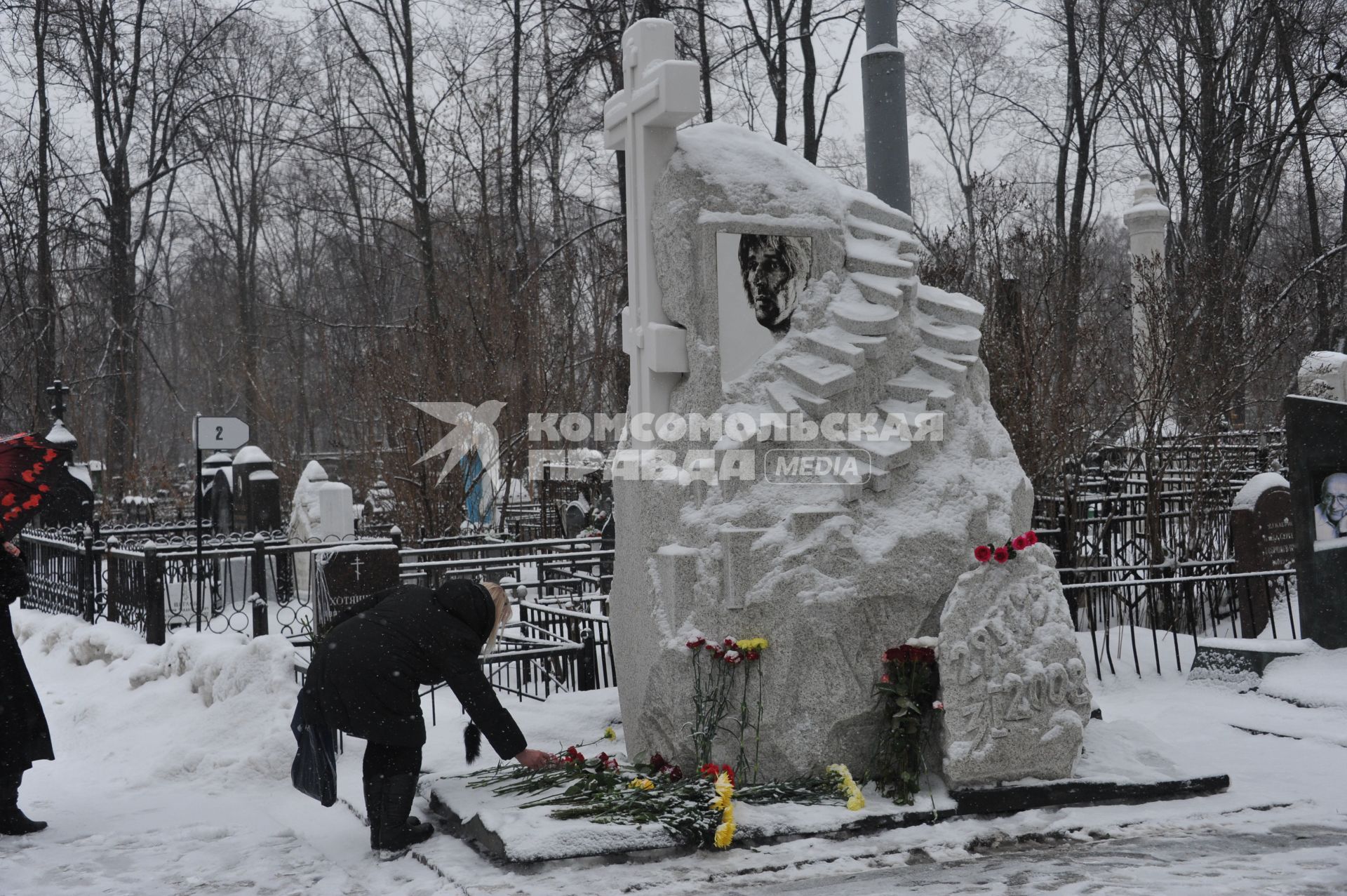 Могила Александра Абдулова