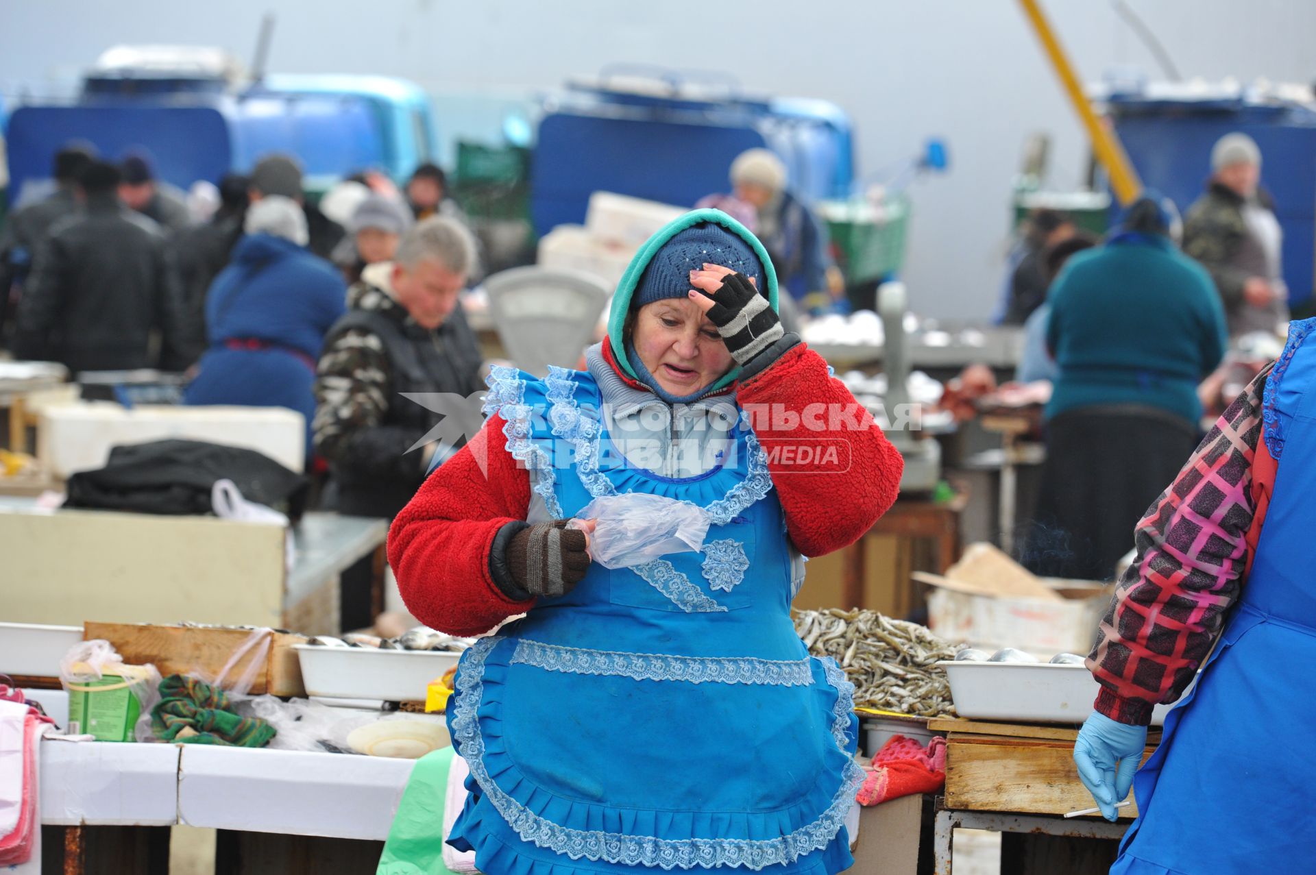 Рынок `Привоз`. На снимке: торговка.